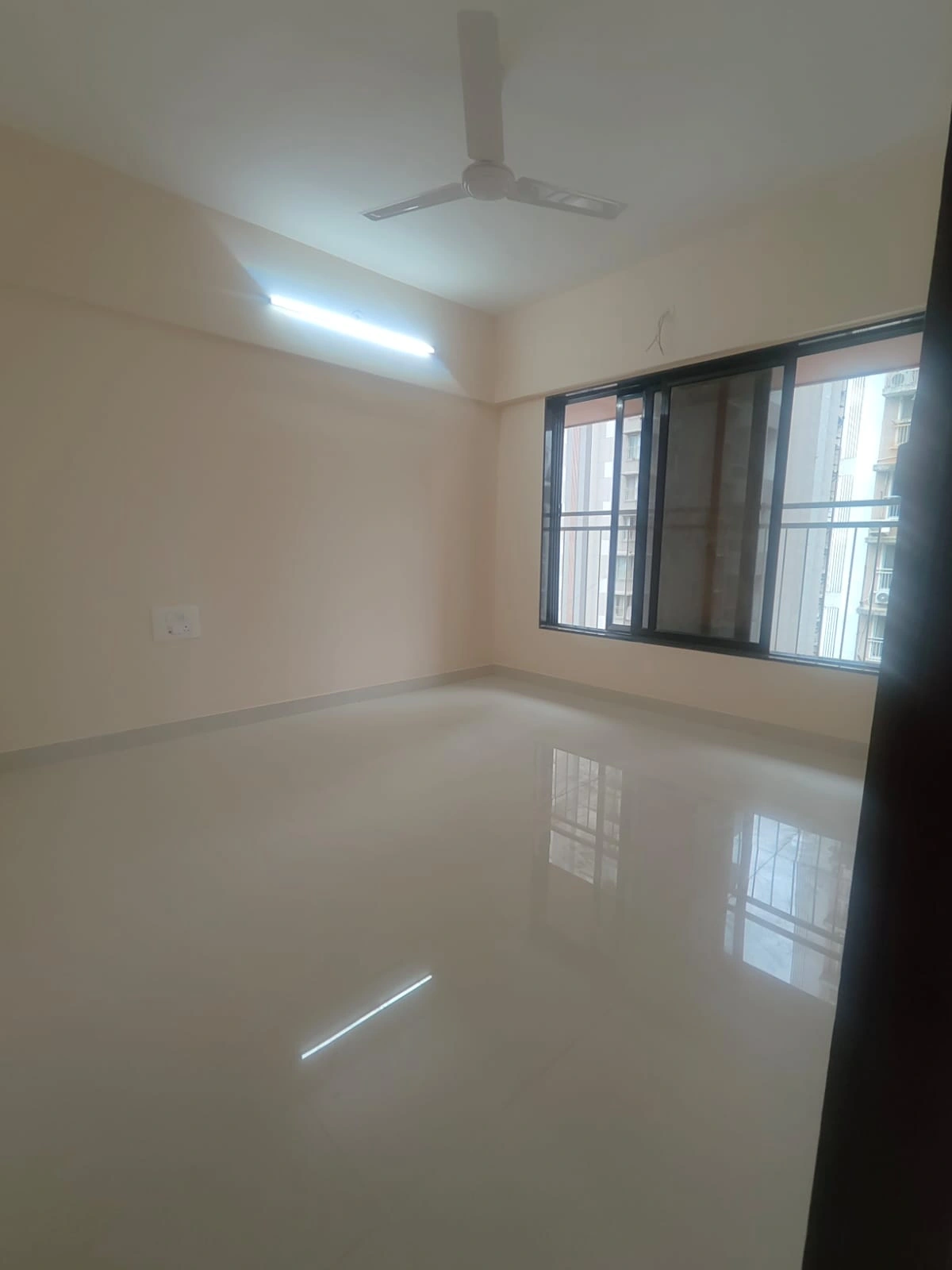 2 BHK Flat for Rent in Amit Zharana Tower, Malad West