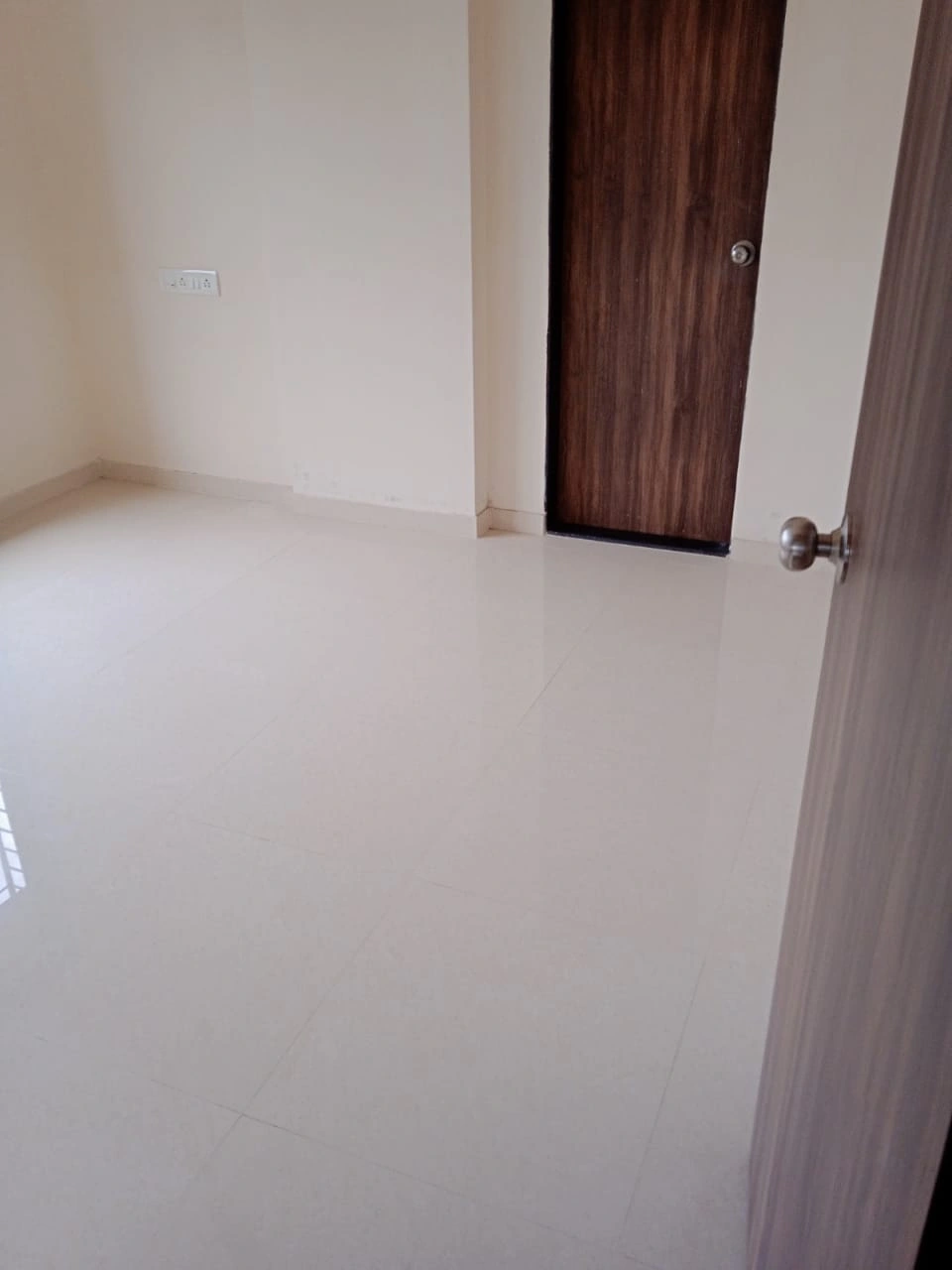 2 BHK Flat for Rent in Madhubhan Tower, Malad East