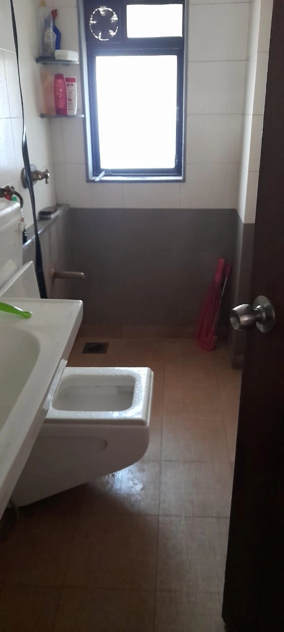 2 BHK Flat for Rent in Solitaire Star, Malad West