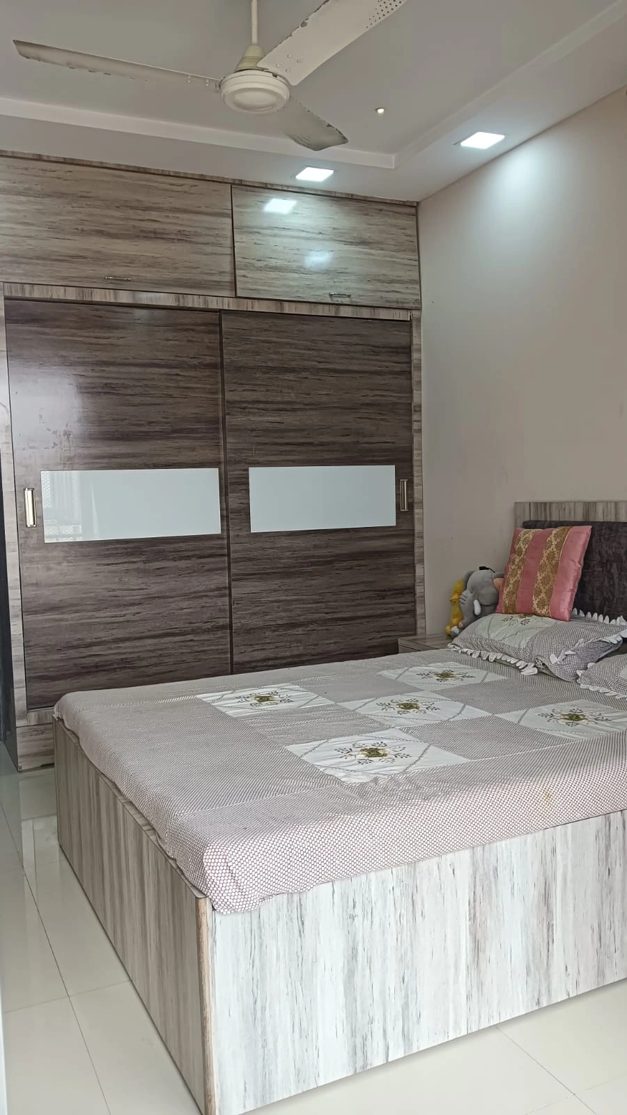 2 BHK Flat for Rent in Solitaire Star, Malad West