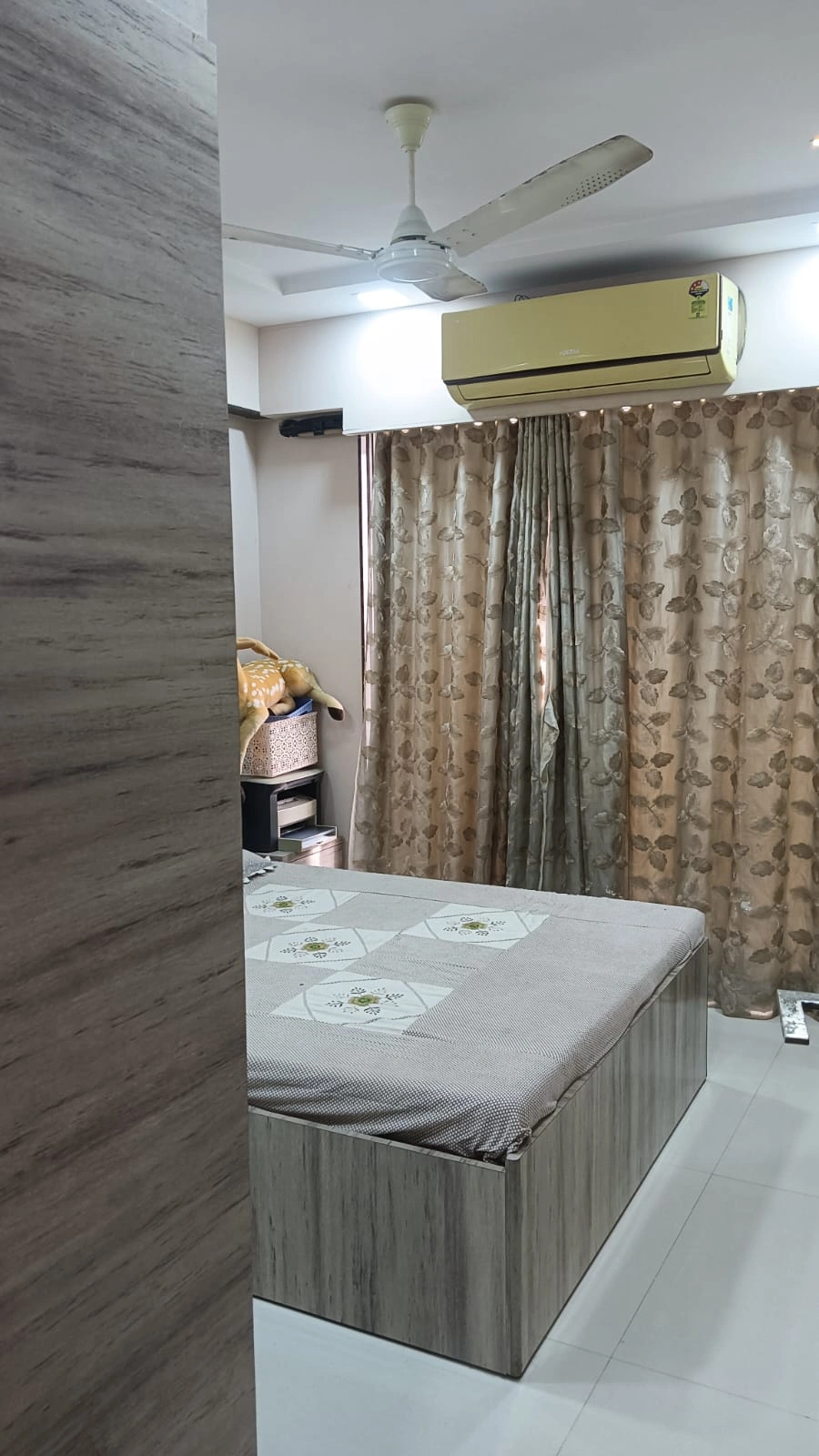 2 BHK Flat for Rent in Solitaire Star, Malad West