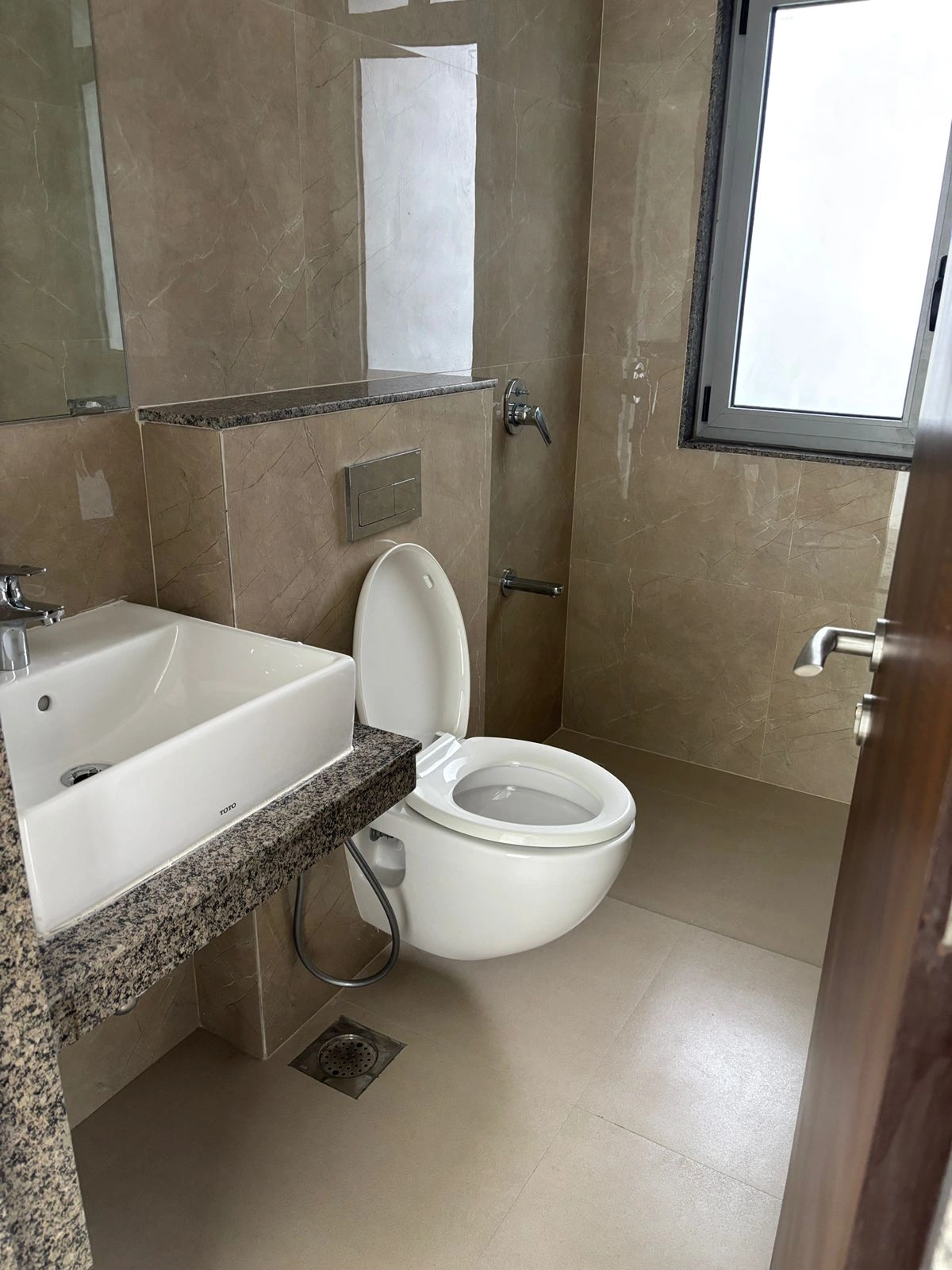 2 BHK Flat for Rent in Sunteck Avenue 4th, Goregaon West