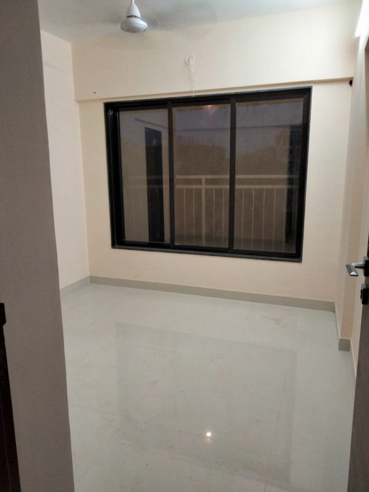1.5 BHK Flat for Rent in Amit Zharana Tower, Malad West