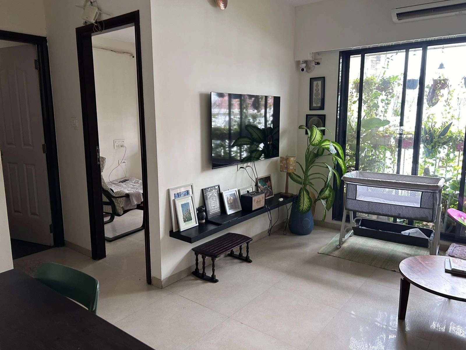 2 BHK Flat for Rent in Aspen Garden, Goregaon East
