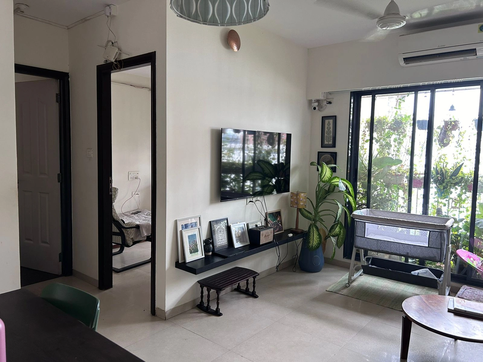 2 BHK Flat for Rent in Aspen Garden, Goregaon East
