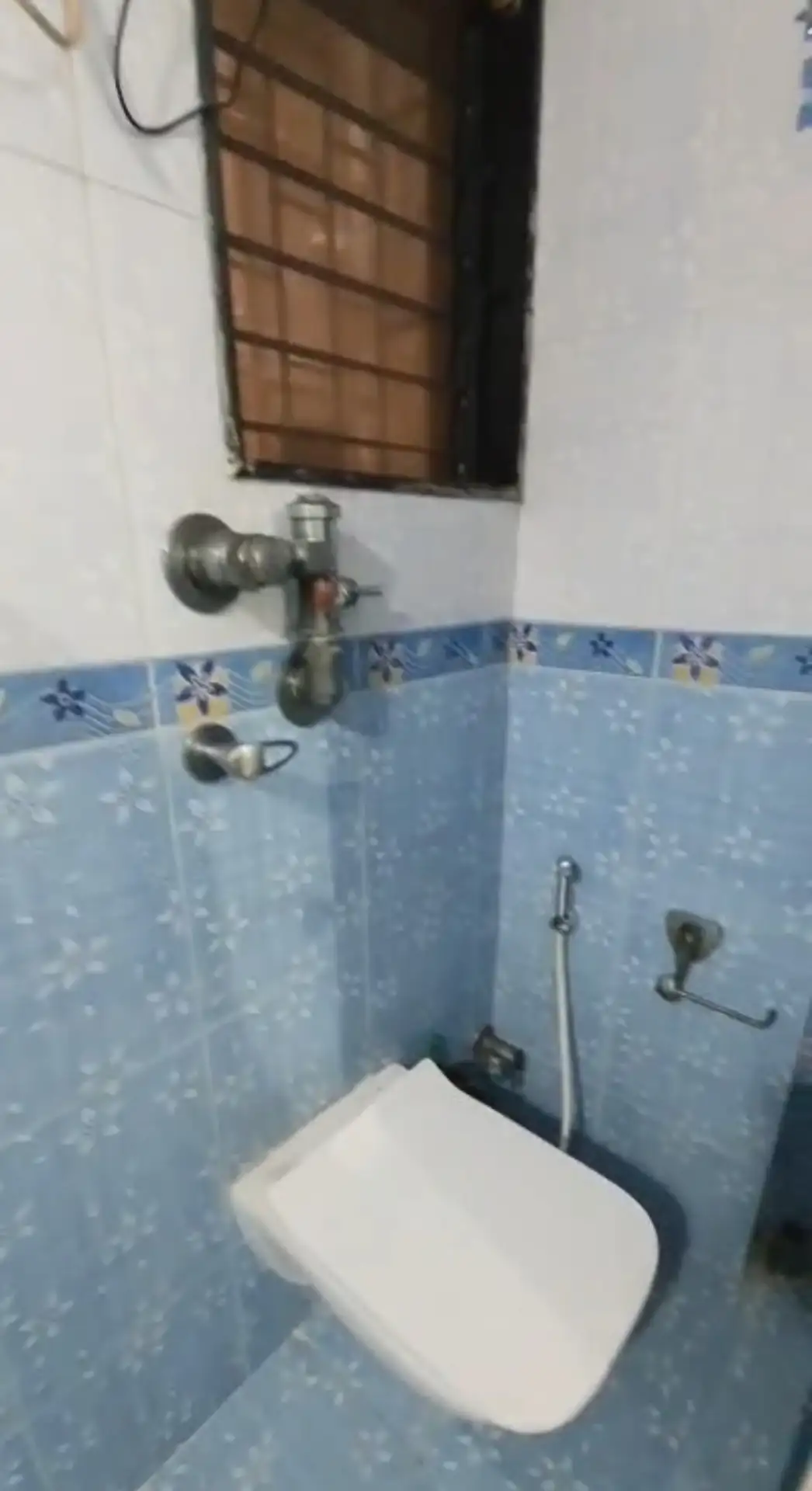 2 BHK Flat for Rent in Shiv Gauri Complex, Malad West