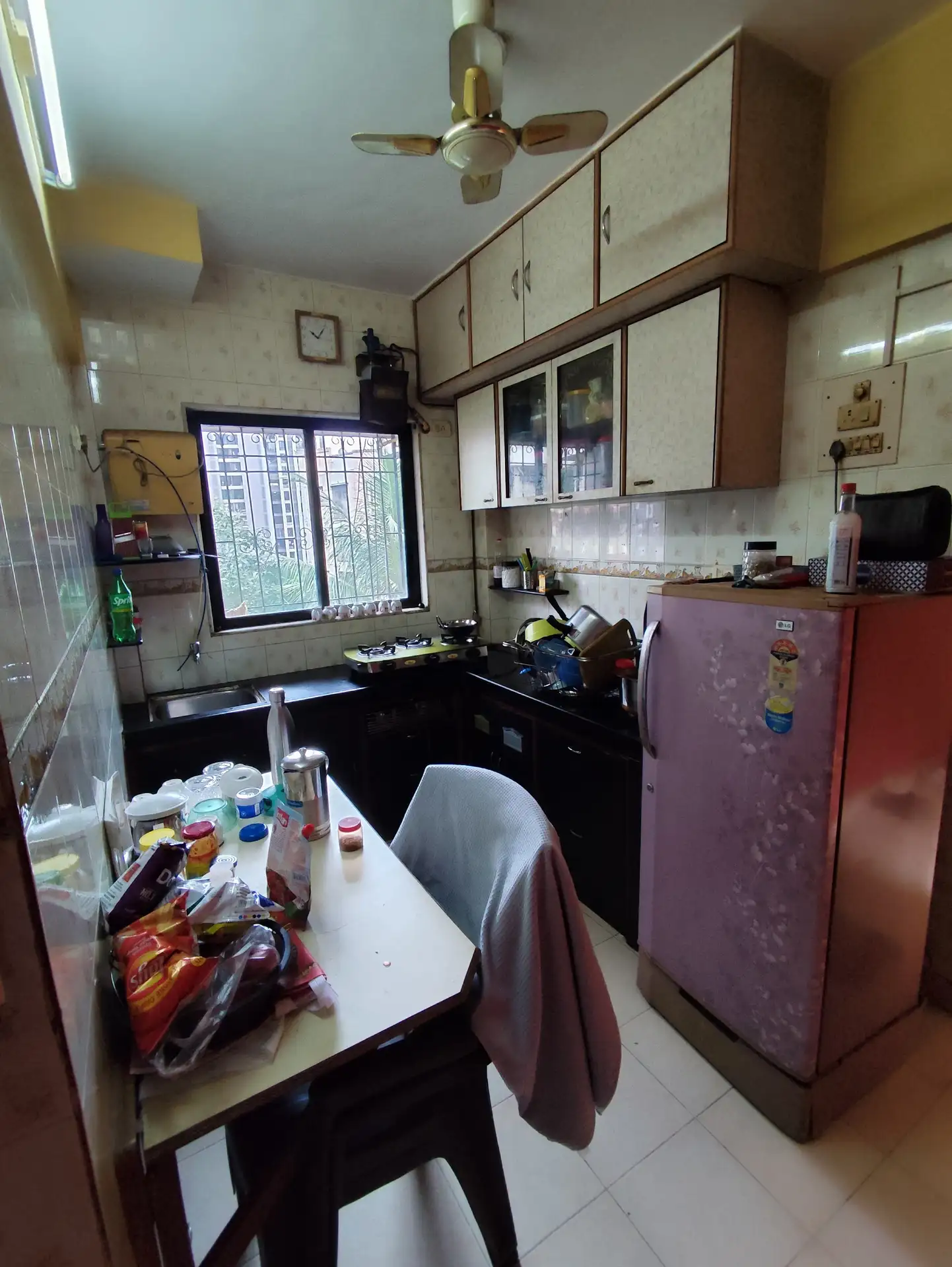 1 BHK Flat for Rent in Shyadri Building, Goregaon East