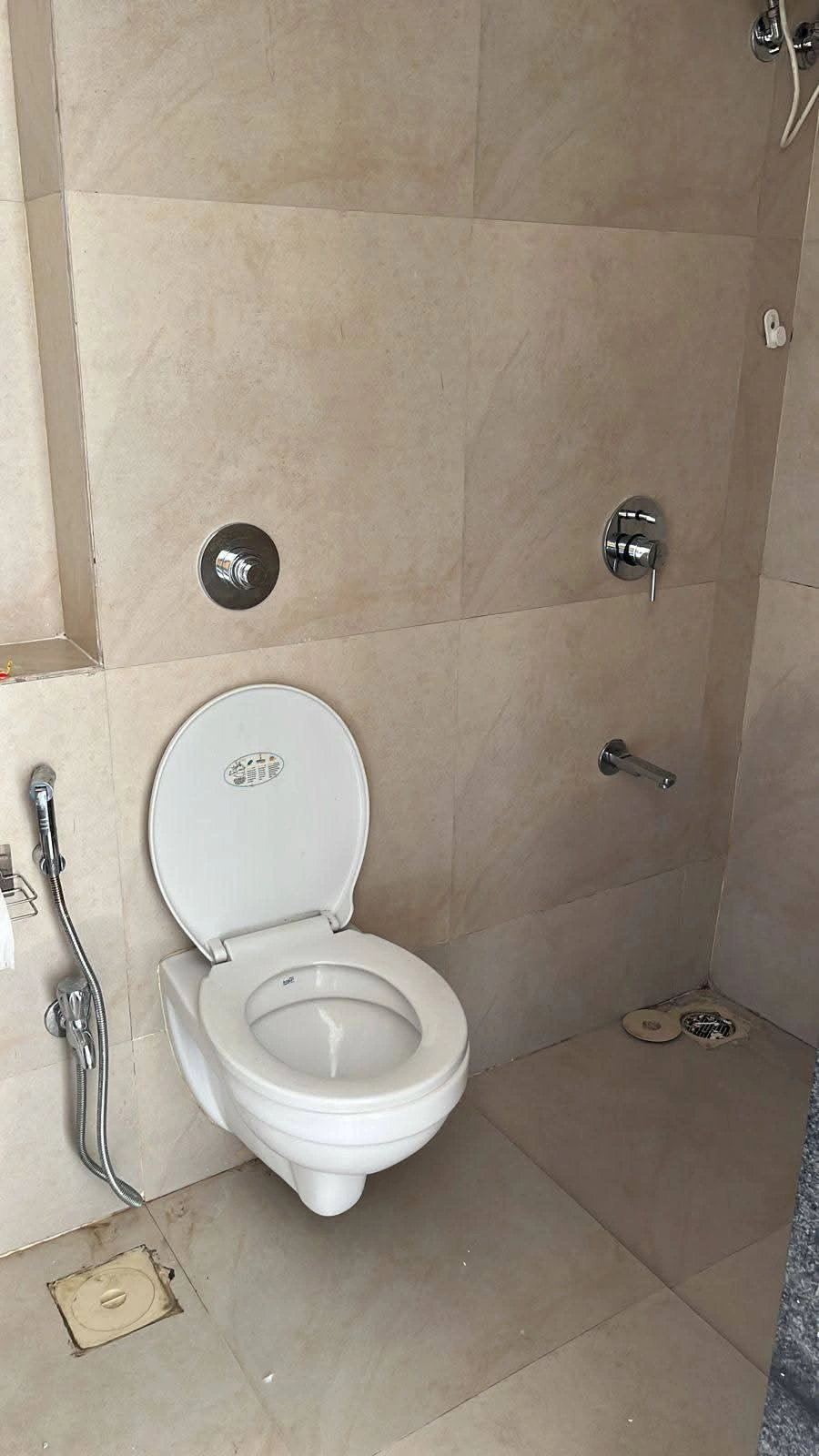 1 BHK Flat for Rent in Conwood Astoria Tower, Goregaon East