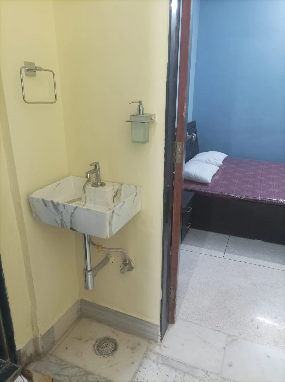 1.5 BHK Flat for Rent in Mantri Park, Goregaon East
