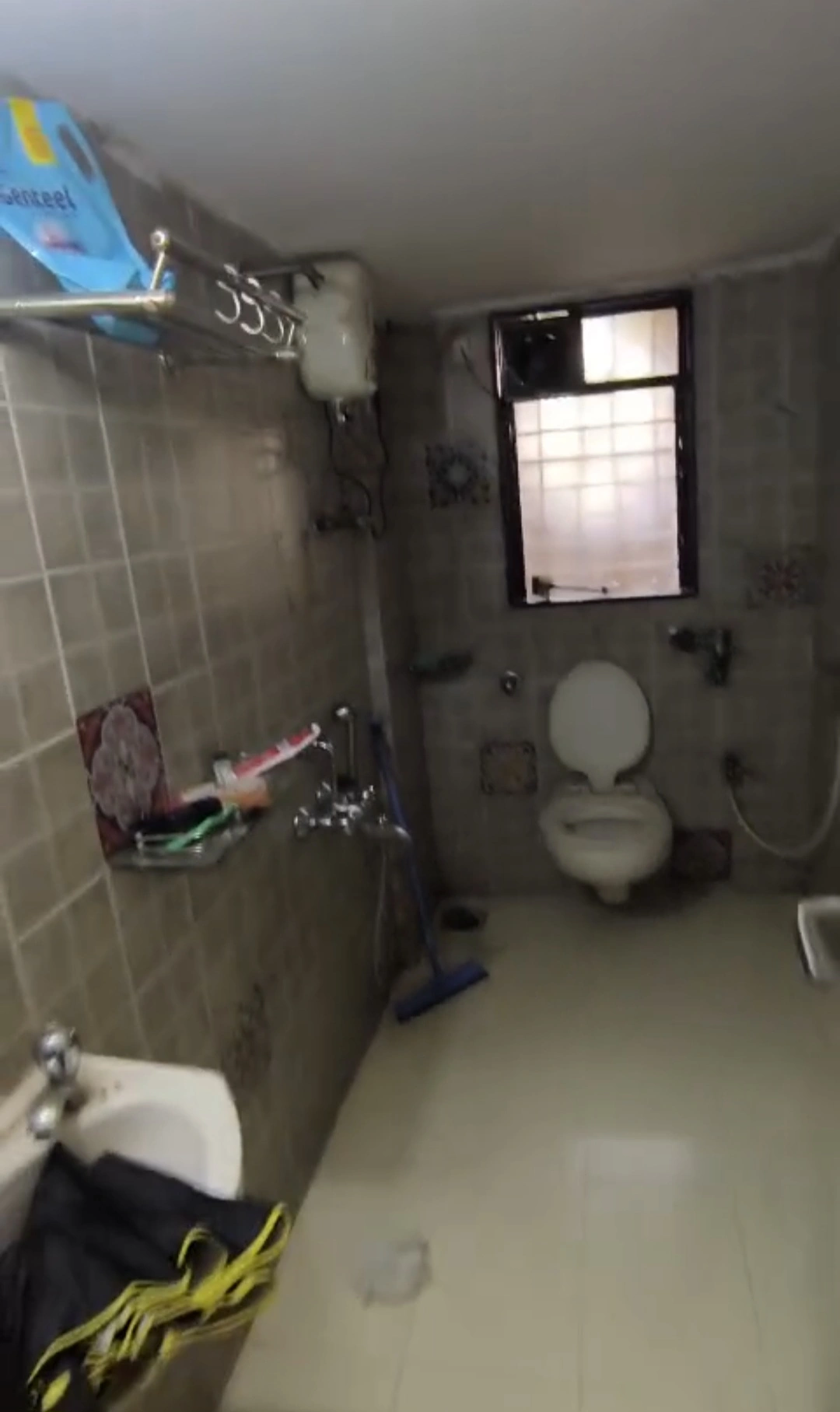 2 BHK Flat for Rent in Blue Orbit Tower, Malad West