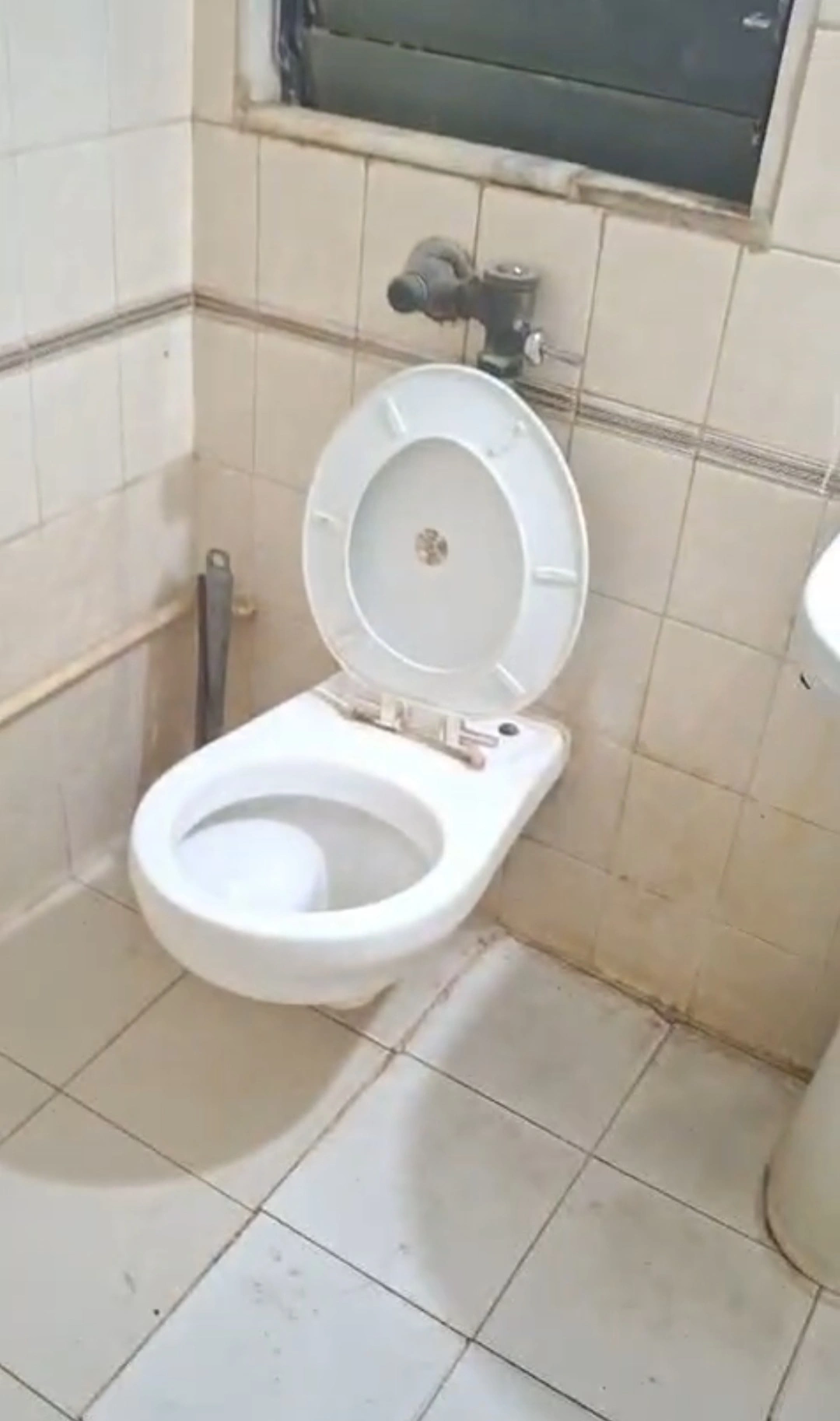 2 BHK Duplex for Rent in Mhada Duplex, Goregaon West