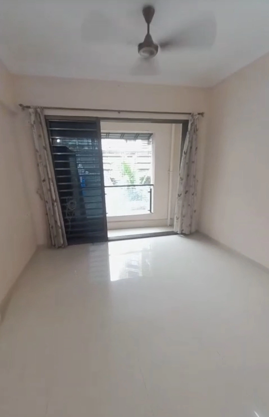 2 BHK Flat for Rent in Deshbandhu Tower, Goregaon West