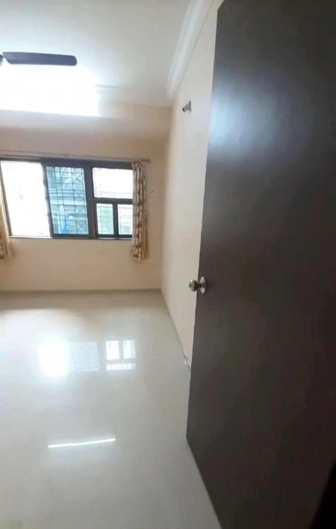 2 BHK Flat for Rent in Deshbandhu Tower, Goregaon West