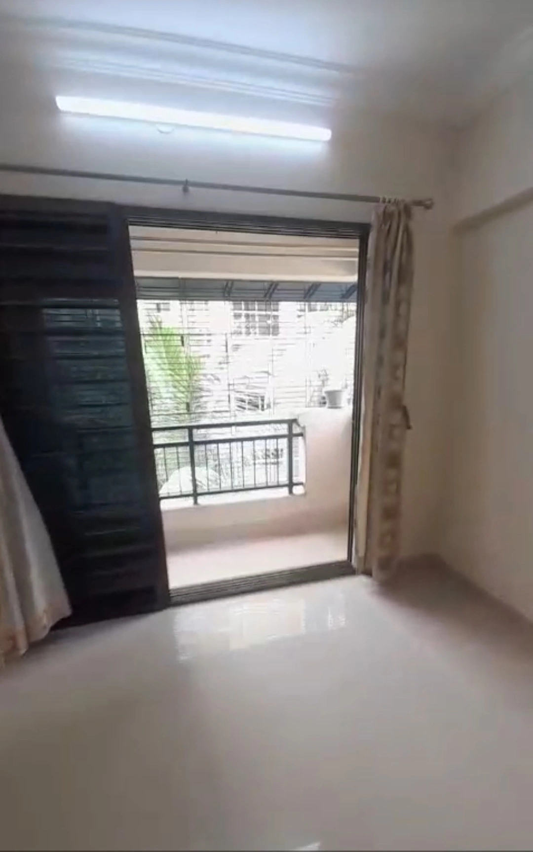2 BHK Flat for Rent in Deshbandhu Tower, Goregaon West