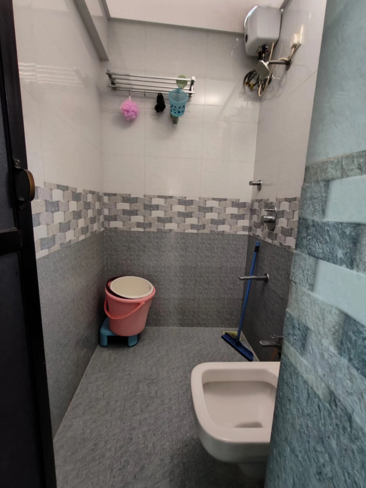 2 BHK Flat for Rent in Raheja Residency , Goregaon East