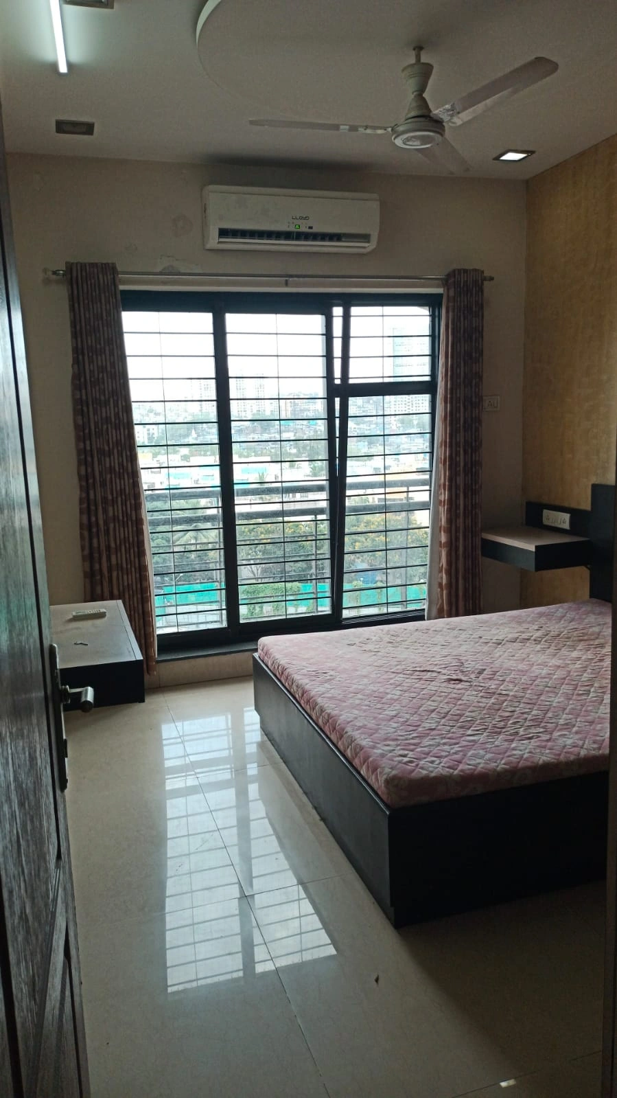 2 BHK Flat for Rent in Raheja Residency , Goregaon East
