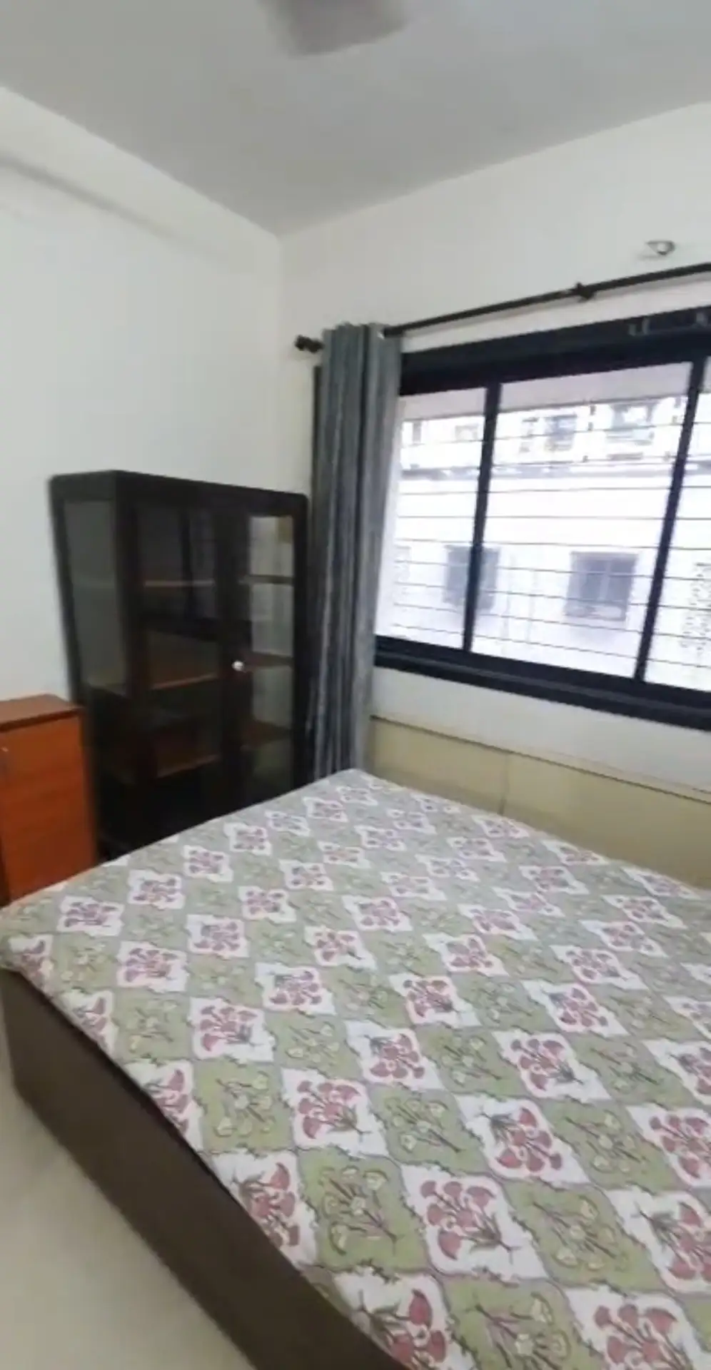1 BHK Flat for Rent in Om Elegance Apartment, Malad West