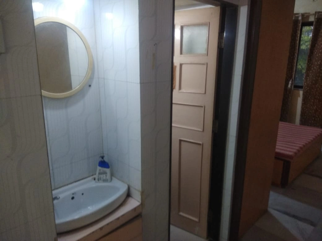1 BHK Flat for Rent in Marble Arch Building , Malad West