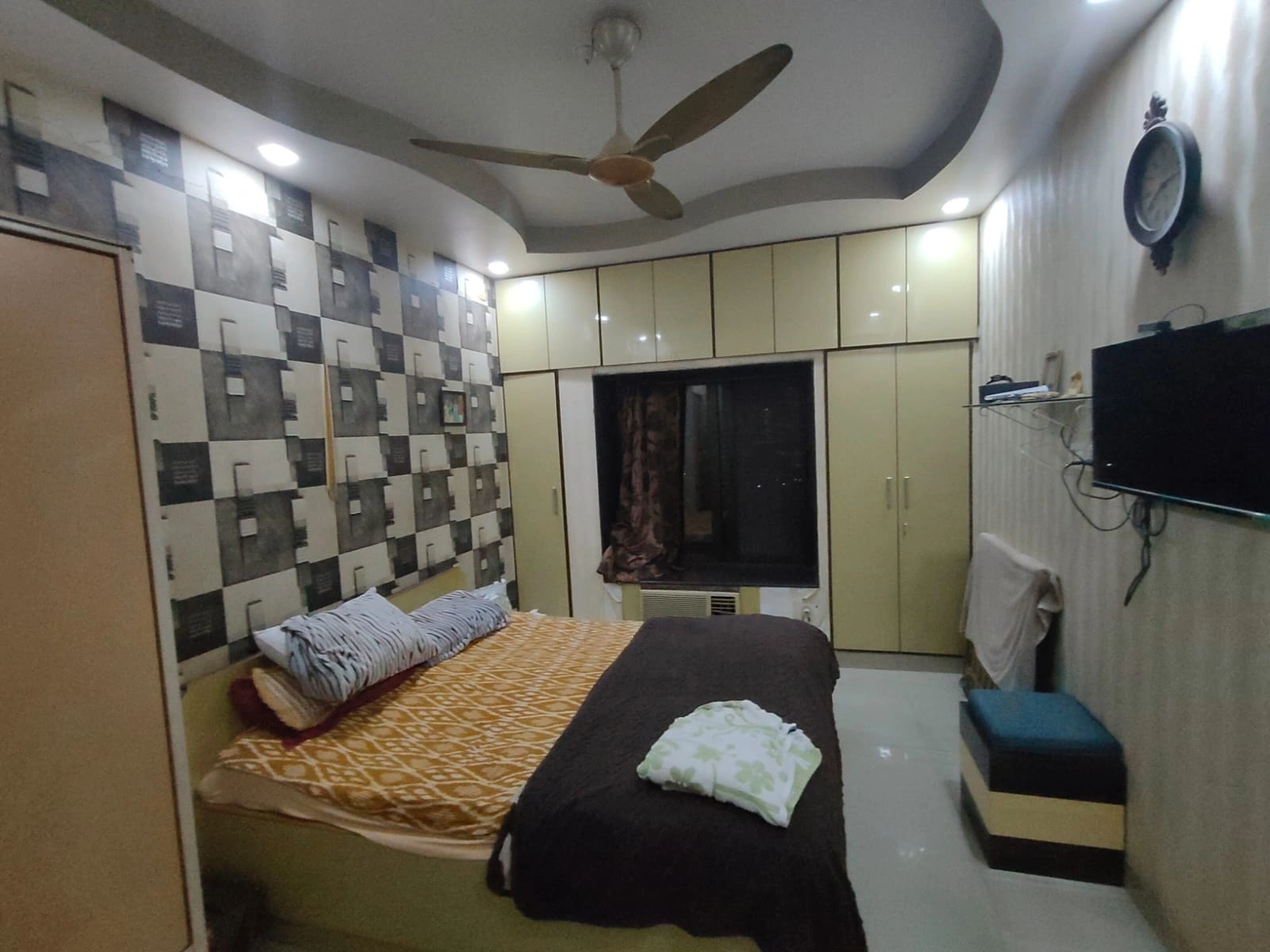 2 BHK Flat for Rent in Mhada Complex, Goregaon East