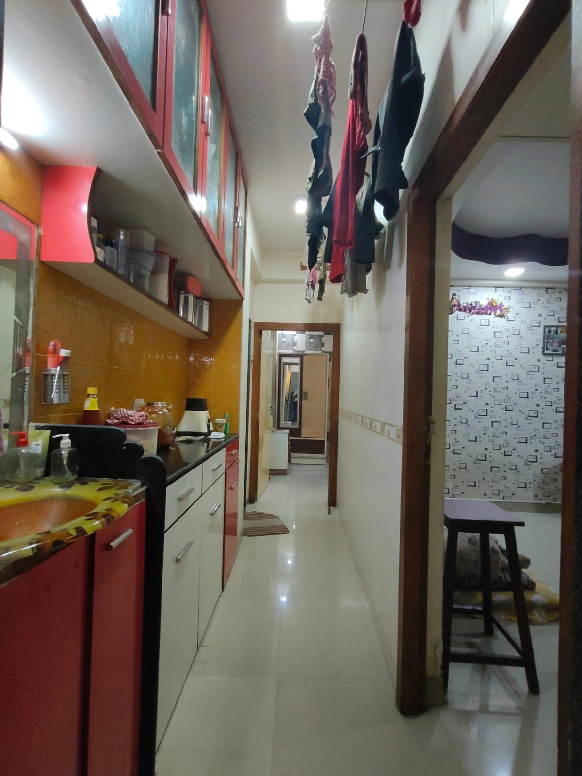 2 BHK Flat for Rent in Mhada Complex, Goregaon East