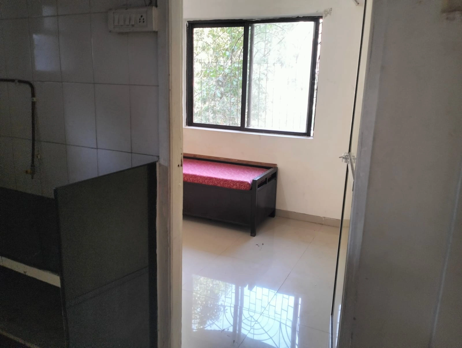 1 BHK Flat for Rent in Vasant Valley Complex, Goregaon East