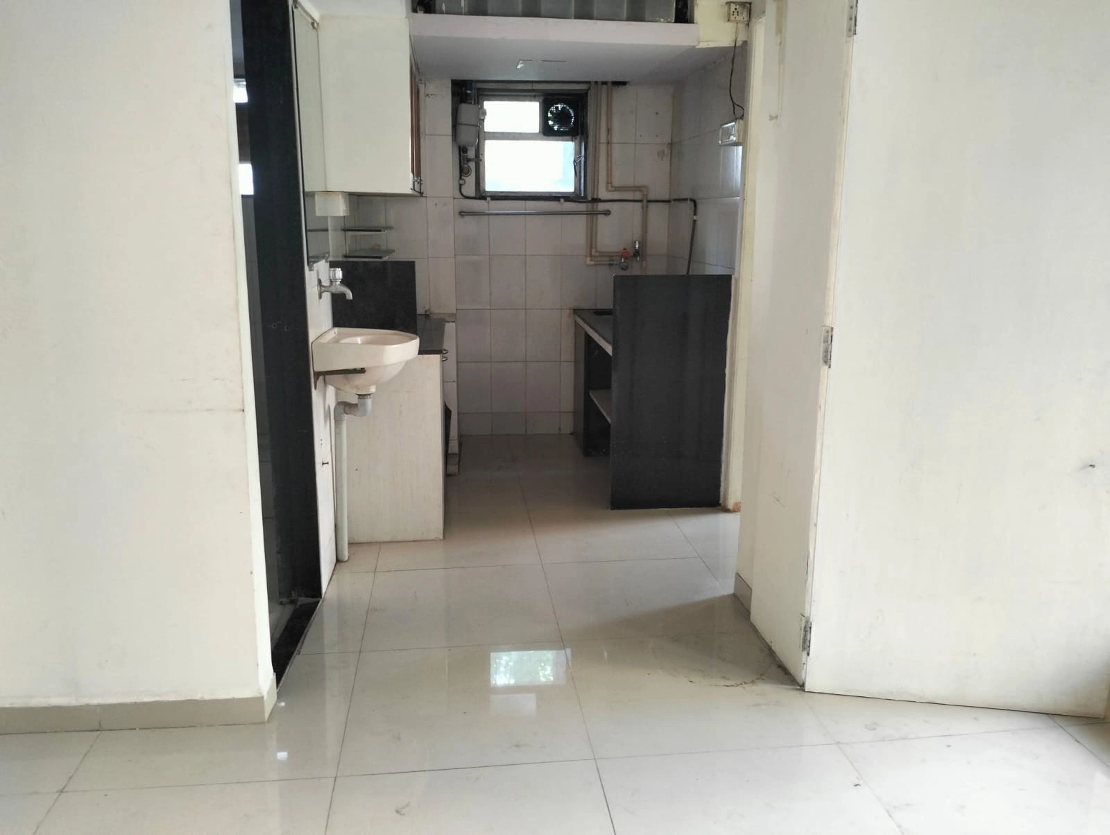 1 BHK Flat for Rent in Vasant Valley Complex, Goregaon East