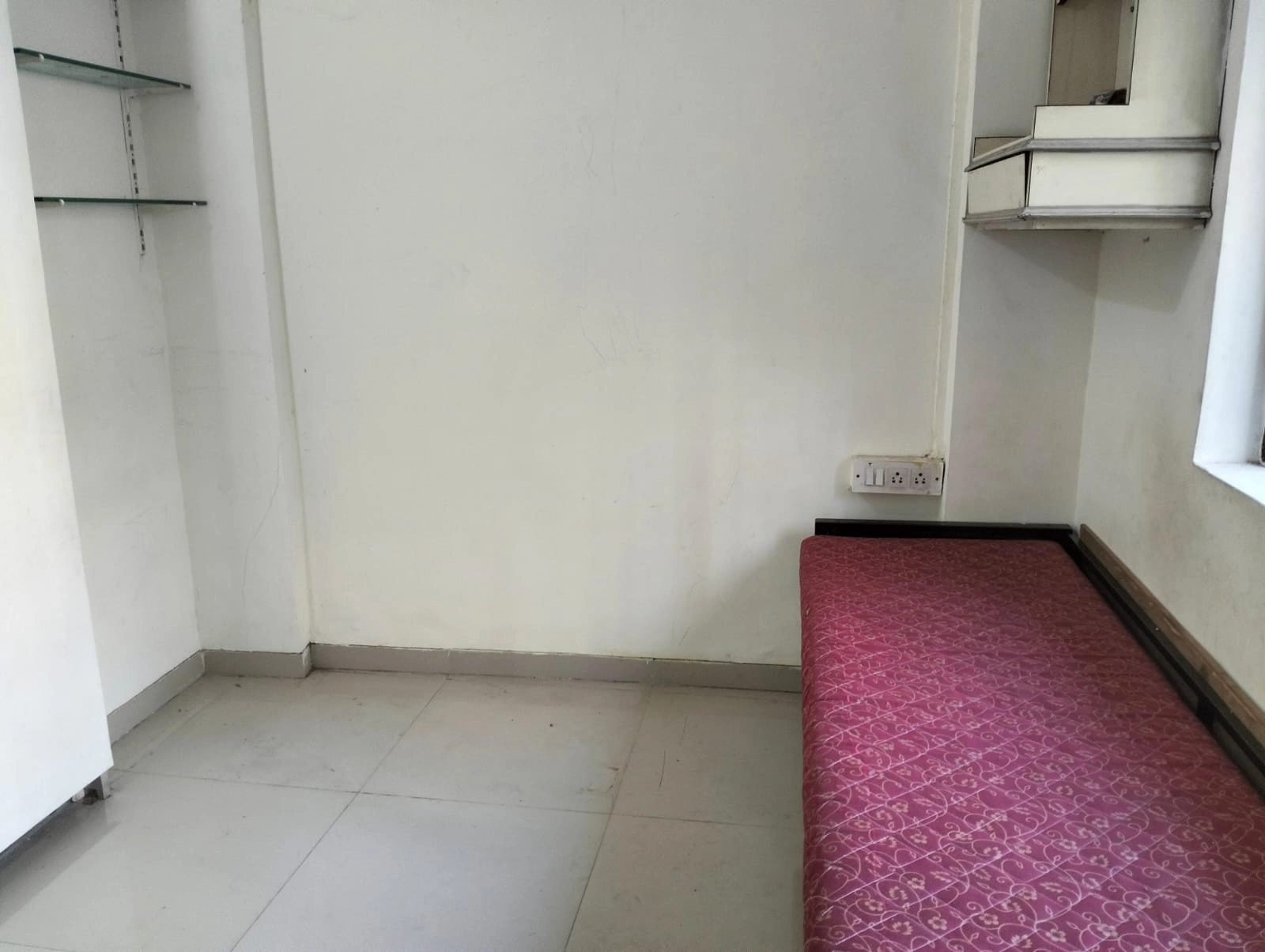 1 BHK Flat for Rent in Vasant Valley Complex, Goregaon East