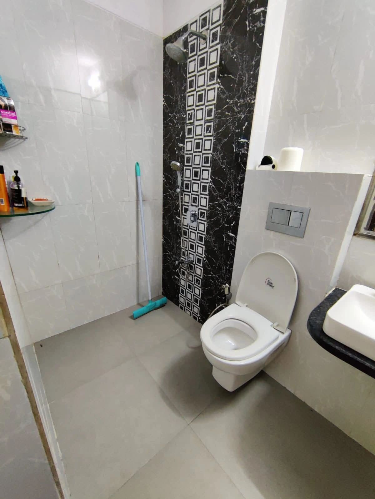 2 BHK Flat for Rent in Omkar Ananta , Goregaon East