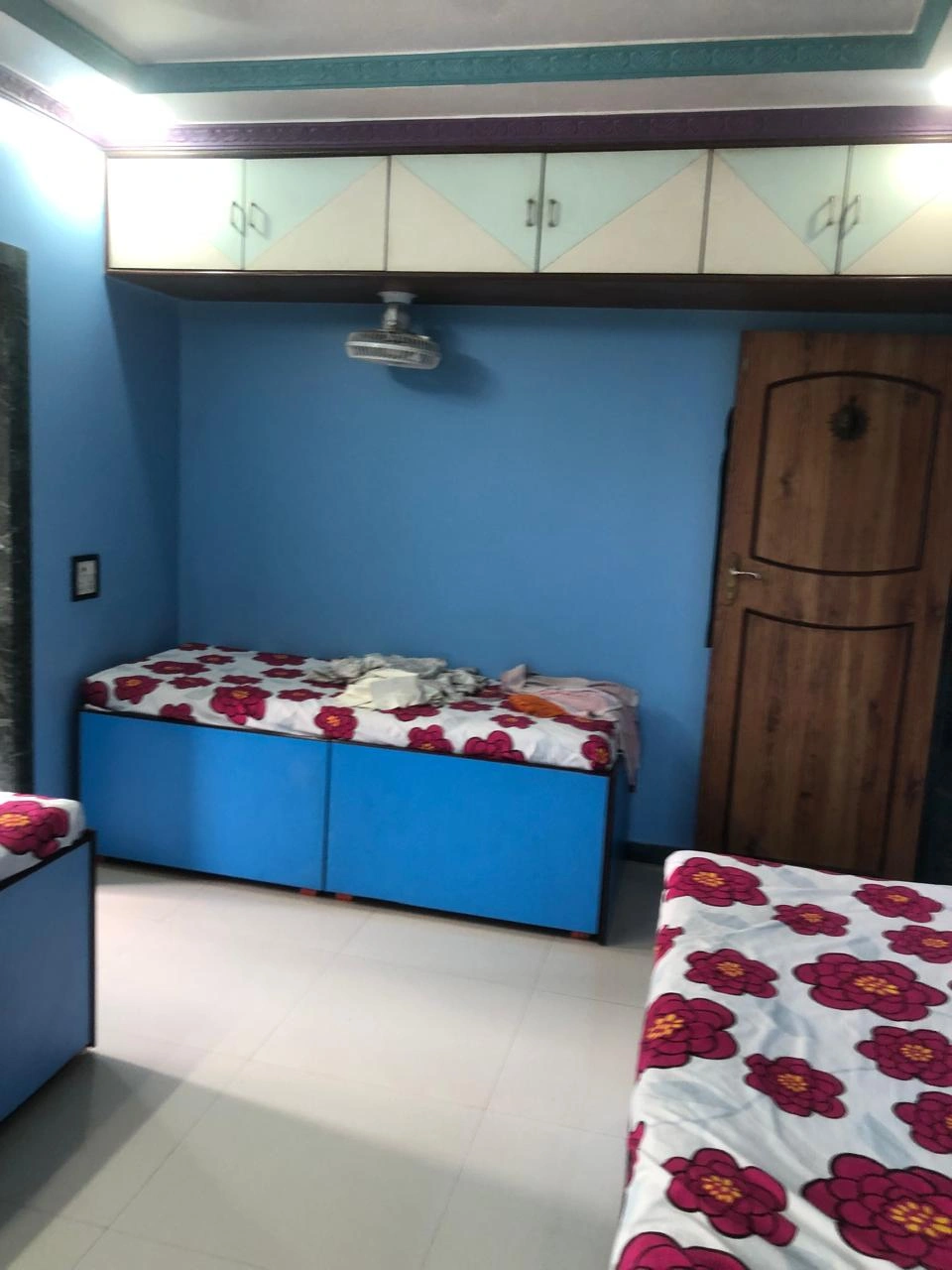 Double Sharing Room Girls only Flat for PG in Best View Apartment , Goregaon East