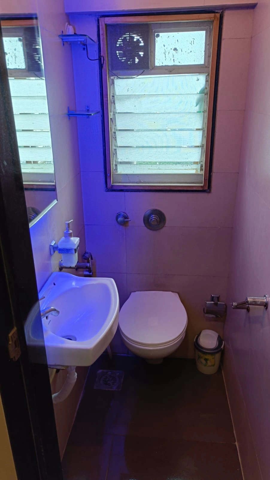1 BHK Flat for Rent in Mantri Park, Goregaon East