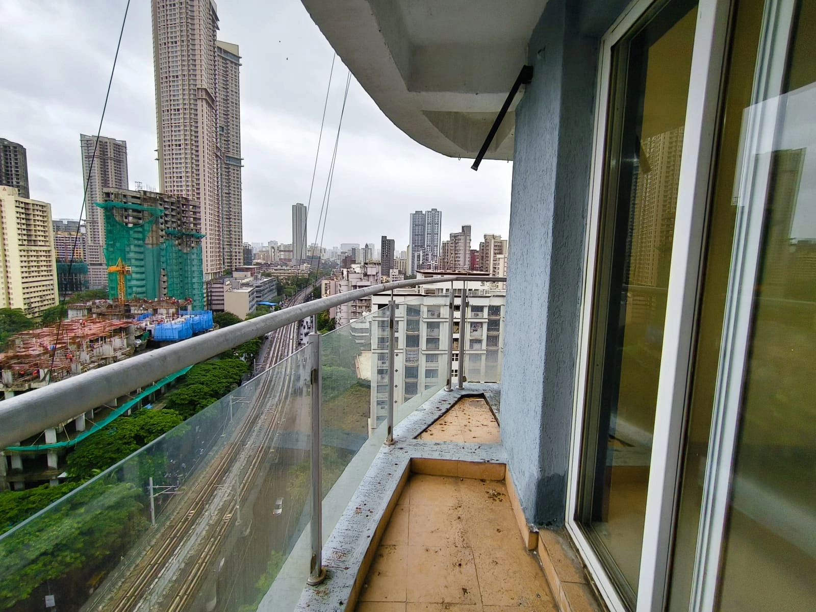 1 BHK Flat for Rent in Lotus Link Square Tower, Malad West