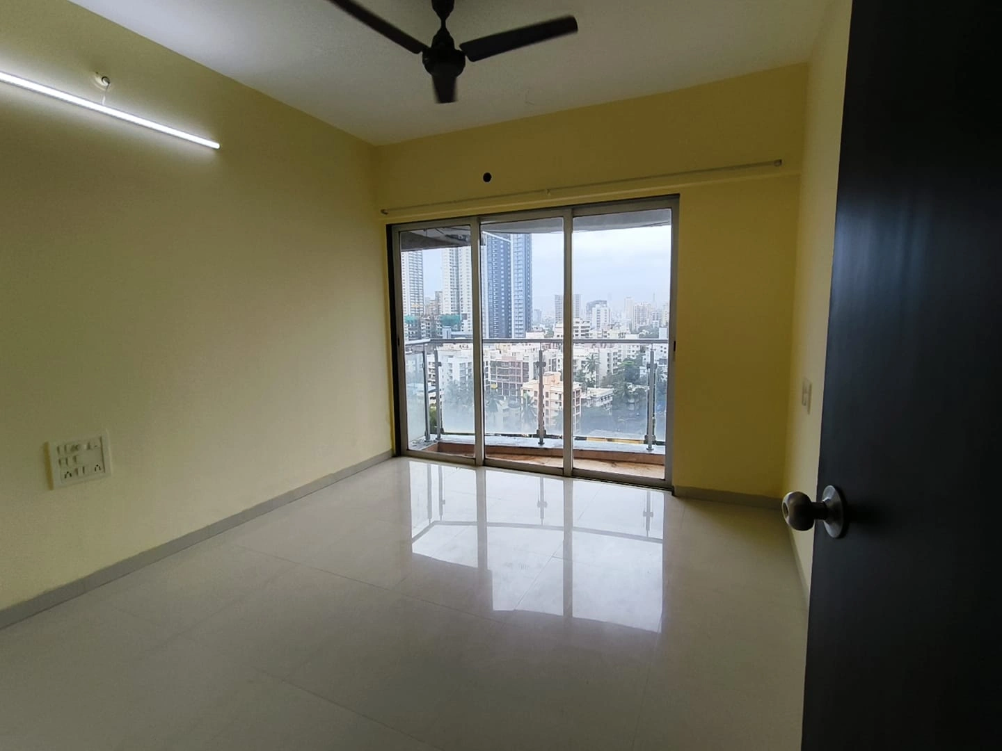 1 BHK Flat for Rent in Lotus Link Square, Malad West