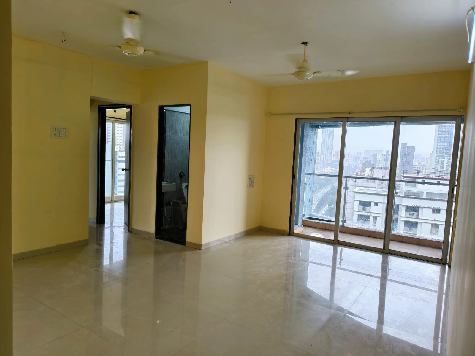 1 BHK Flat for Rent in Lotus Link Square Tower, Malad West