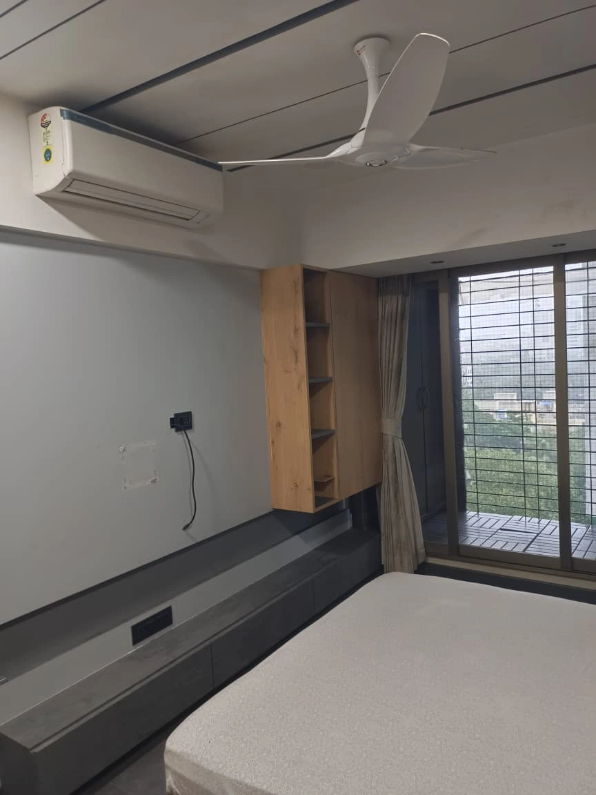 2 BHK Flat for Rent in Mangal Kripa Society, Malad West