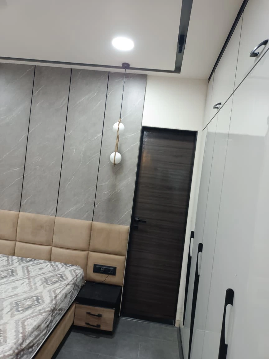 2 BHK Flat for Rent in Mangal Kripa Society, Malad West