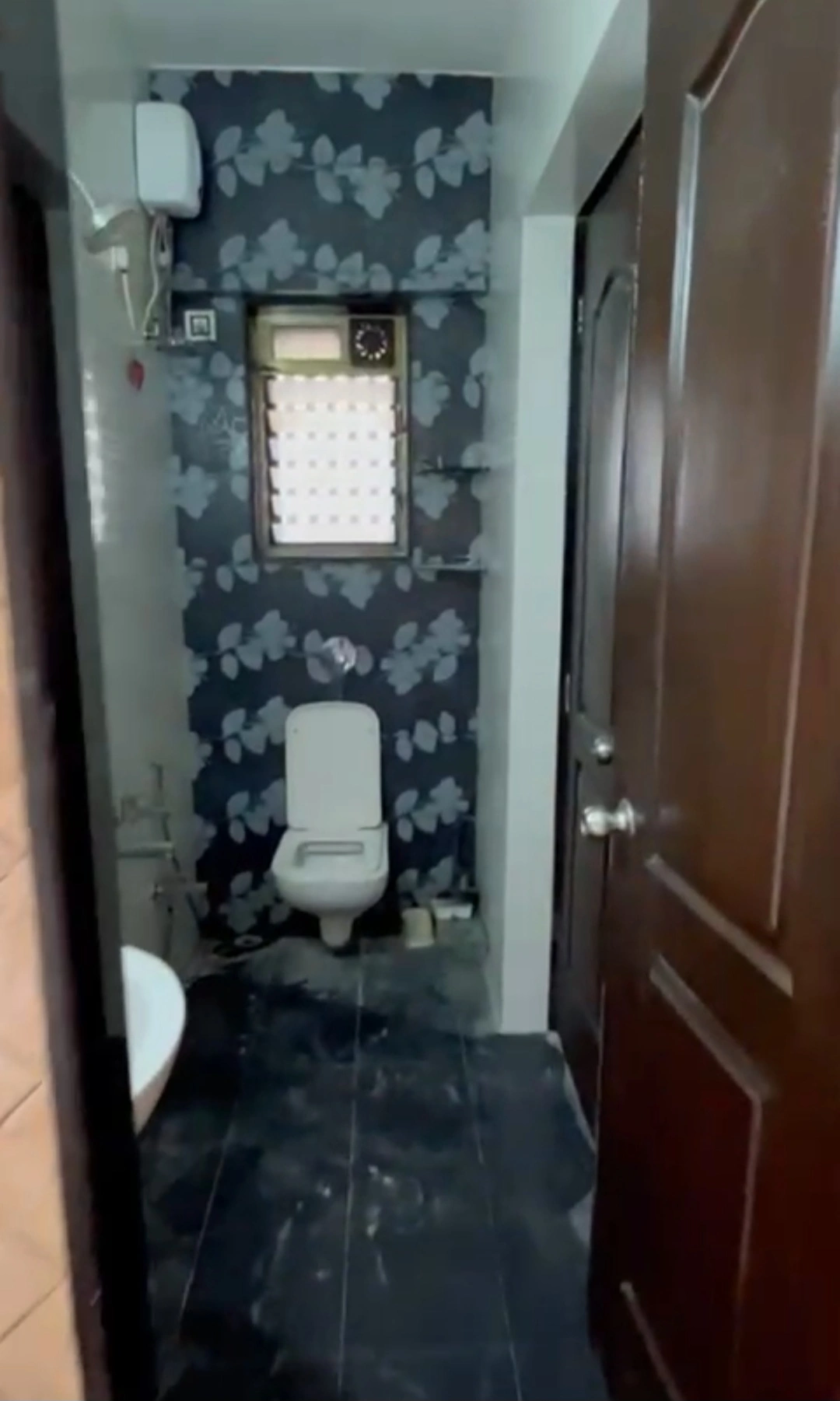 2 BHK Flat for Rent in Kailrai Tower, Goregaon West