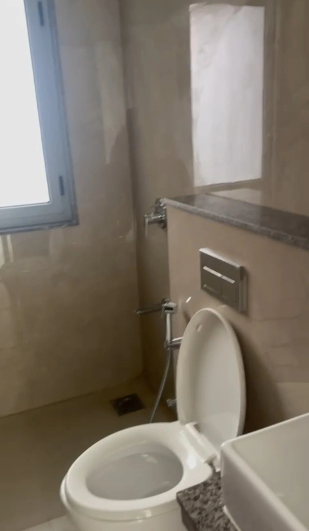 2 BHK Flat for Rent in Sunteck Avenue 4th, Goregaon West