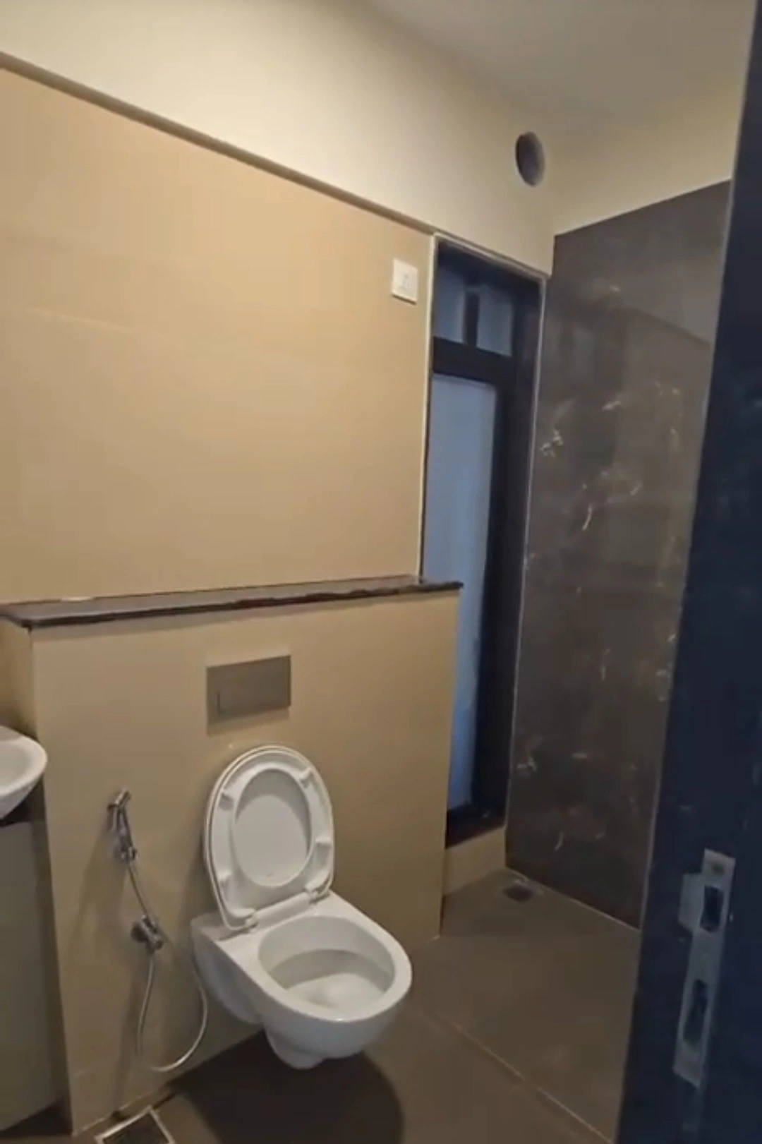 2 BHK Flat for Rent in Ajmera Boulevard Tower, Malad West