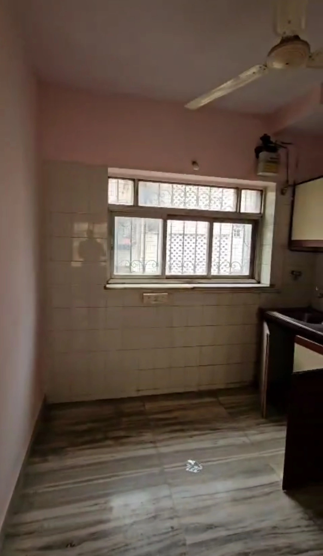 2 BHK Flat for Rent in Rustomjee Riviera Tower, Malad West
