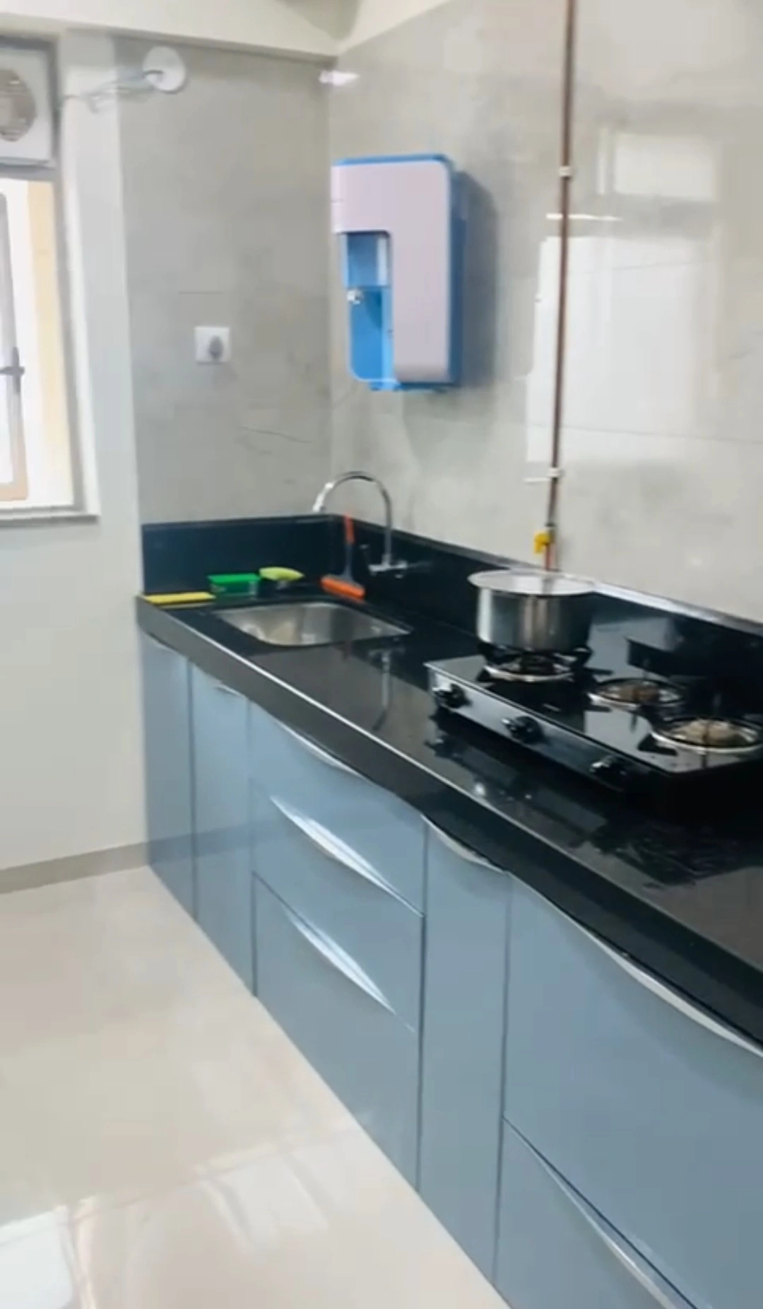 2 BHK Flat for Rent in Sheth Irene Tower, Malad West