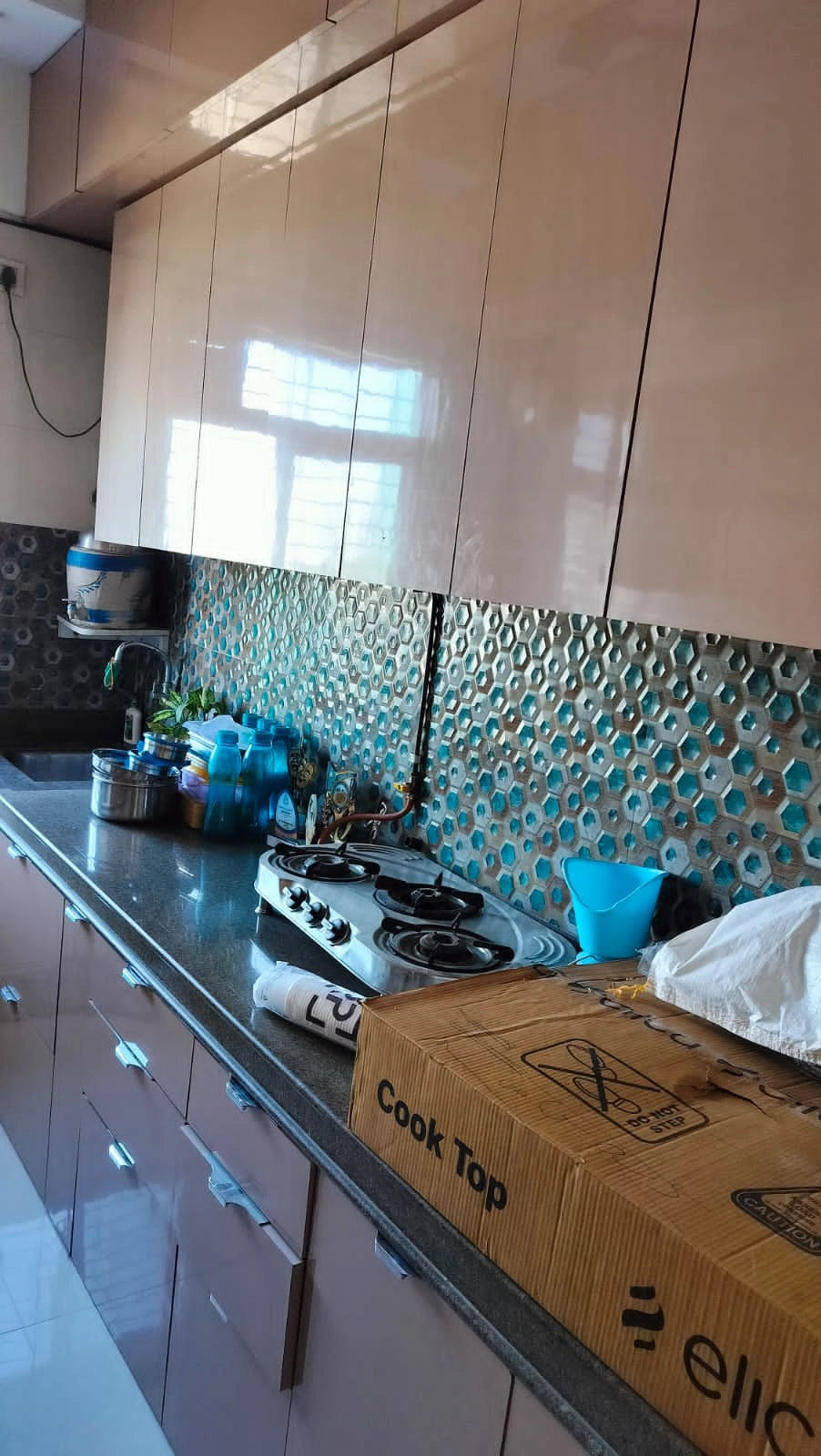2 BHK Flat for Rent in SV Road, Goregaon West