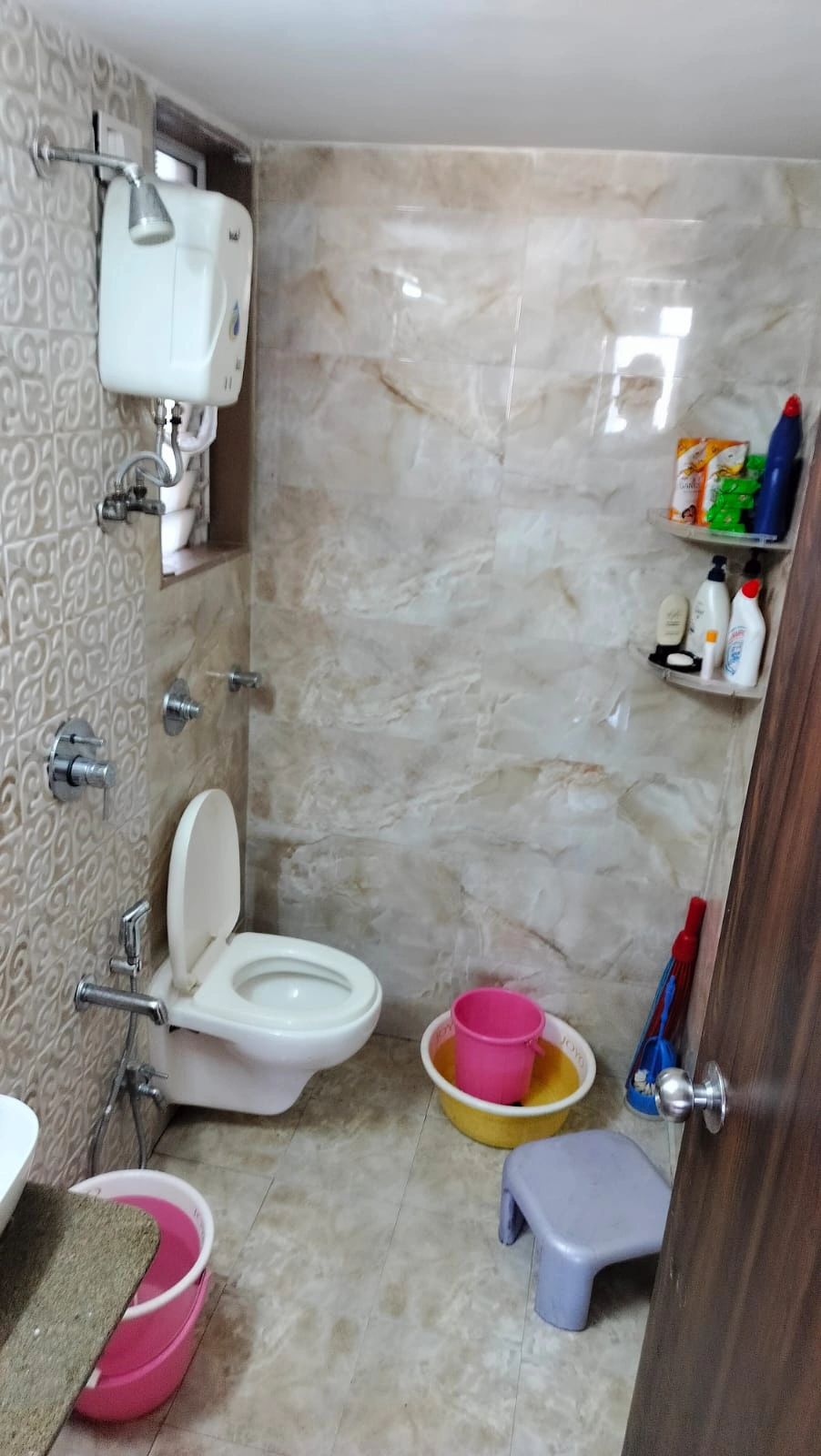 2 BHK Flat for Rent in SV Road, Malad West