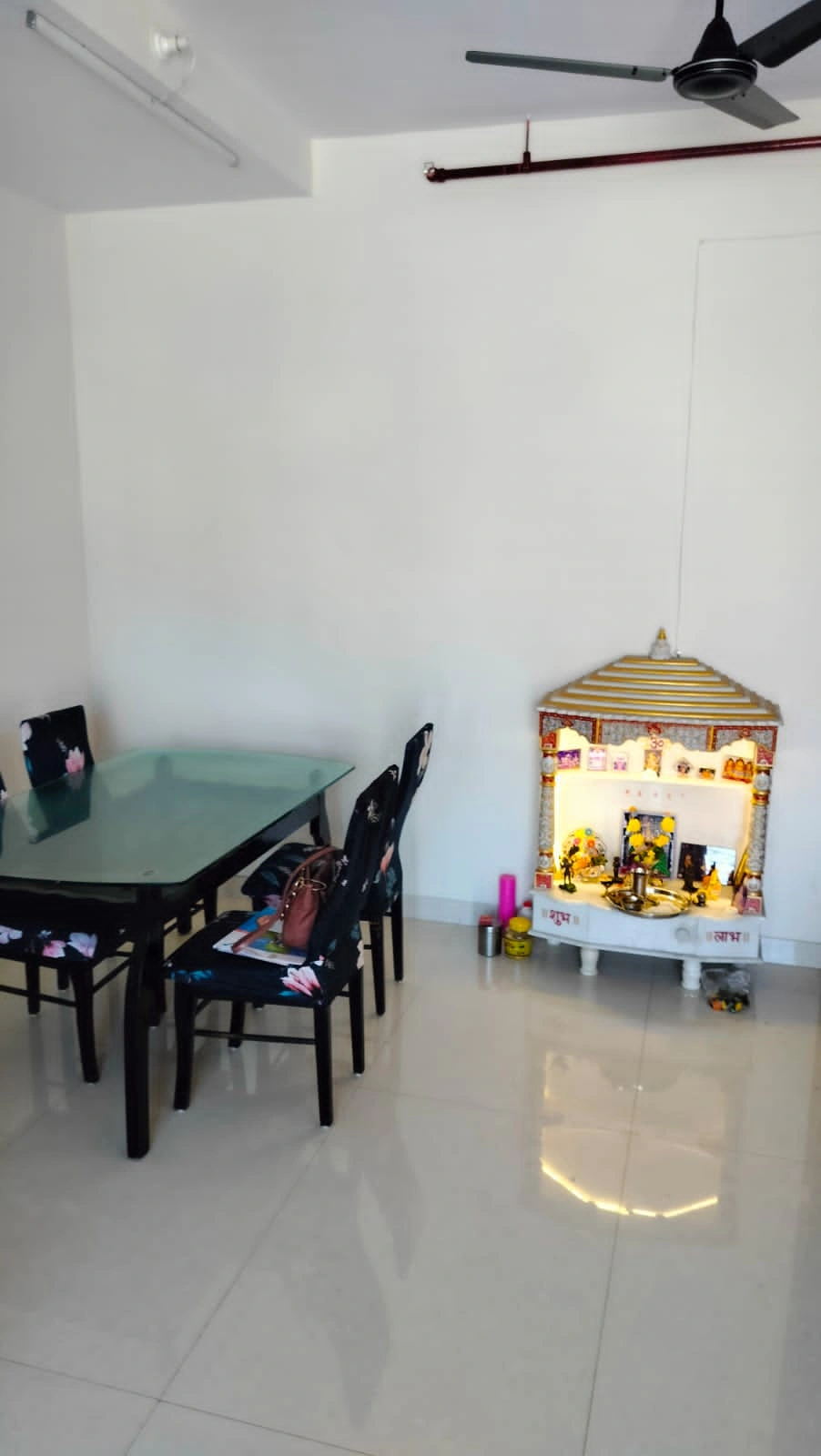2 BHK Flat for Rent in SV Road, Malad West