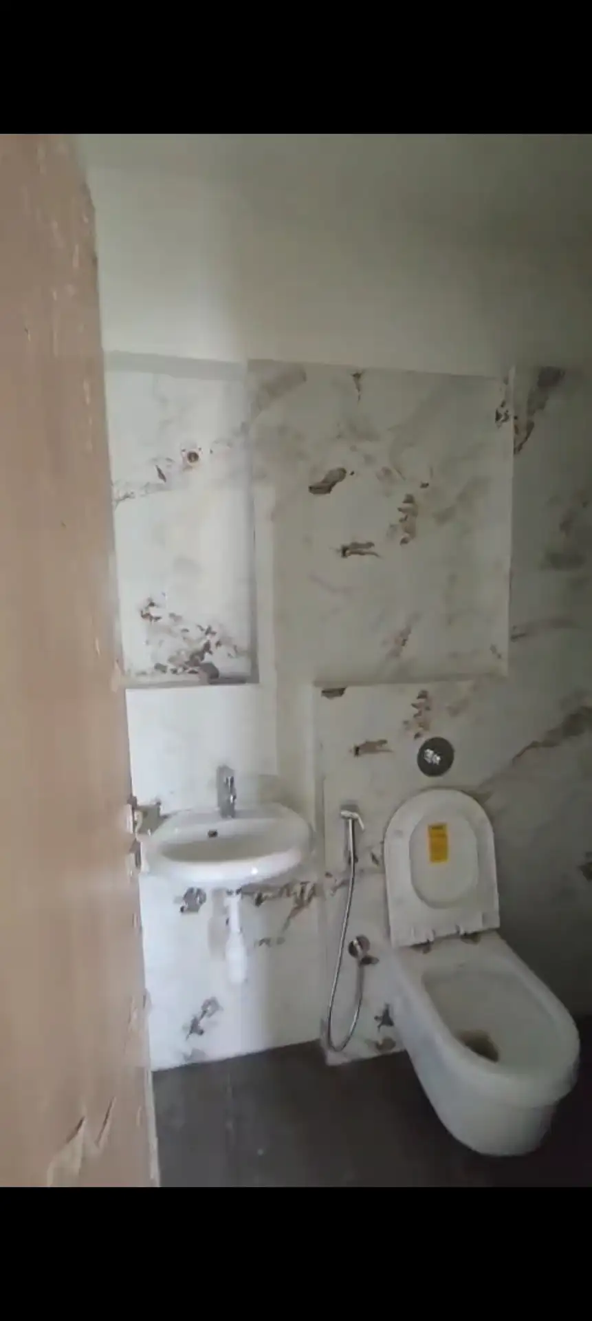 2 BHK Flat for Rent in Navrang Crystal, Goregaon West