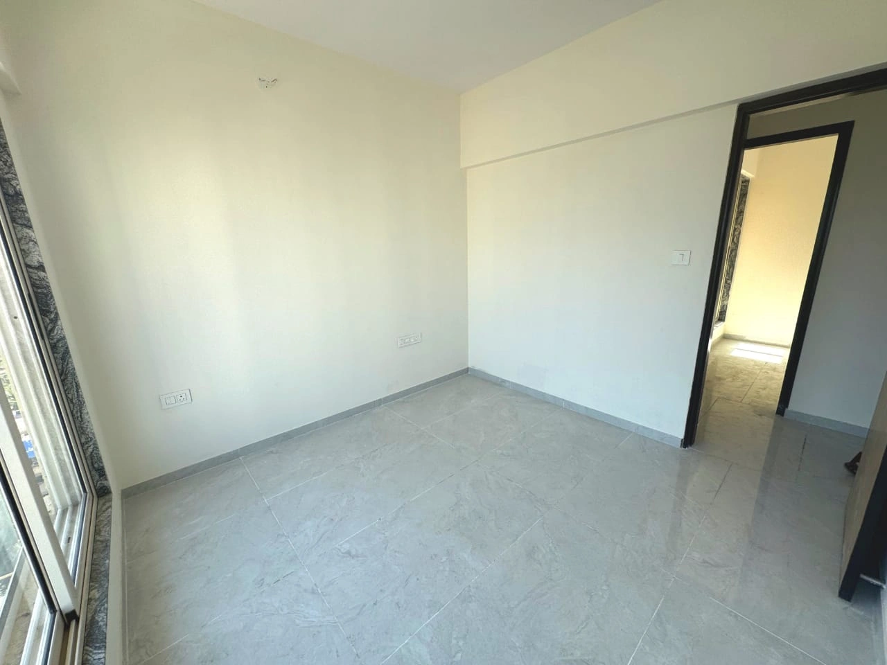 2.5 BHK Flat for Rent in Bharat Arize Tower, Goregaon West