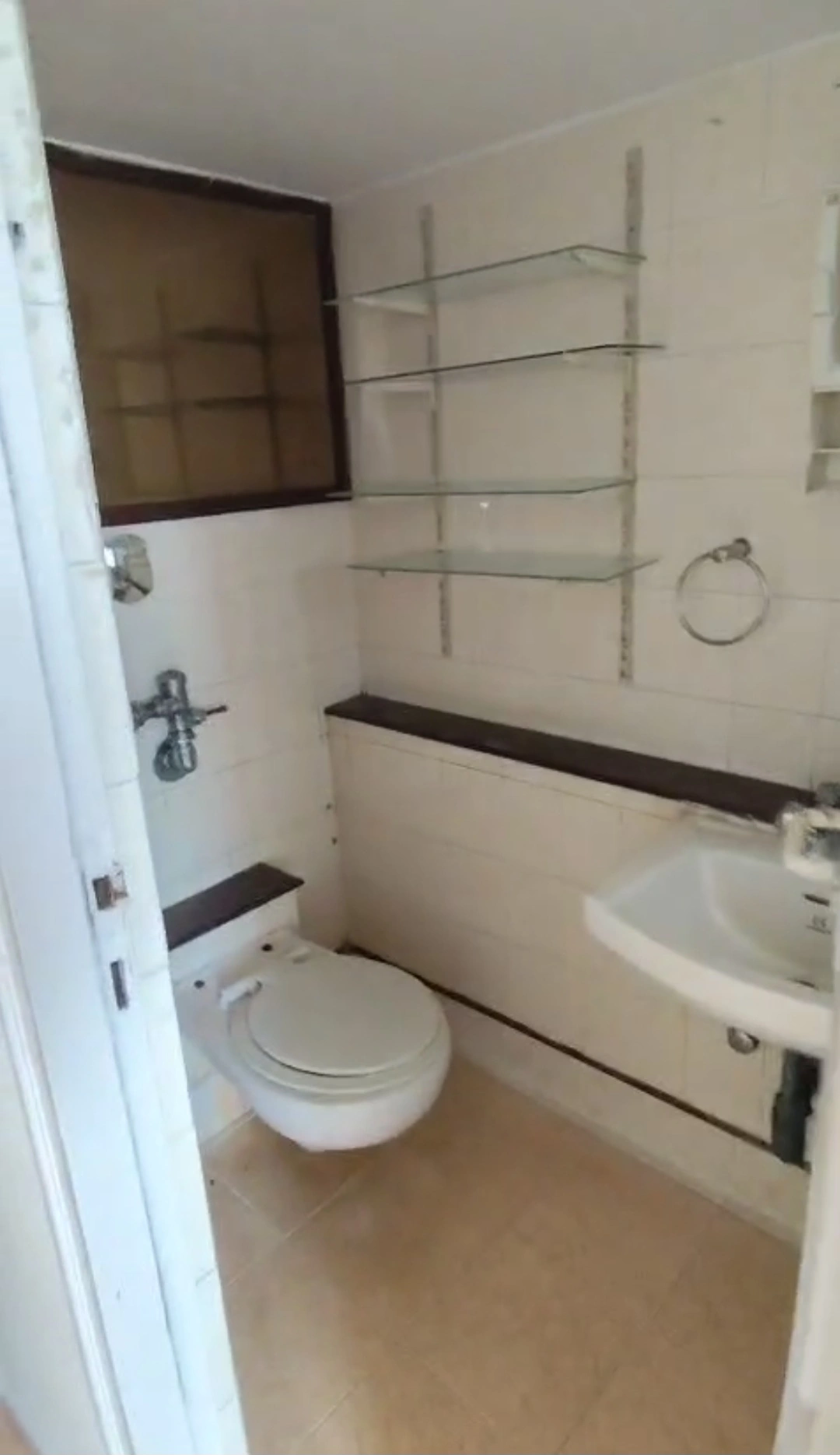 2 BHK Flat for Rent in Ankur Apartment, Goregaon West