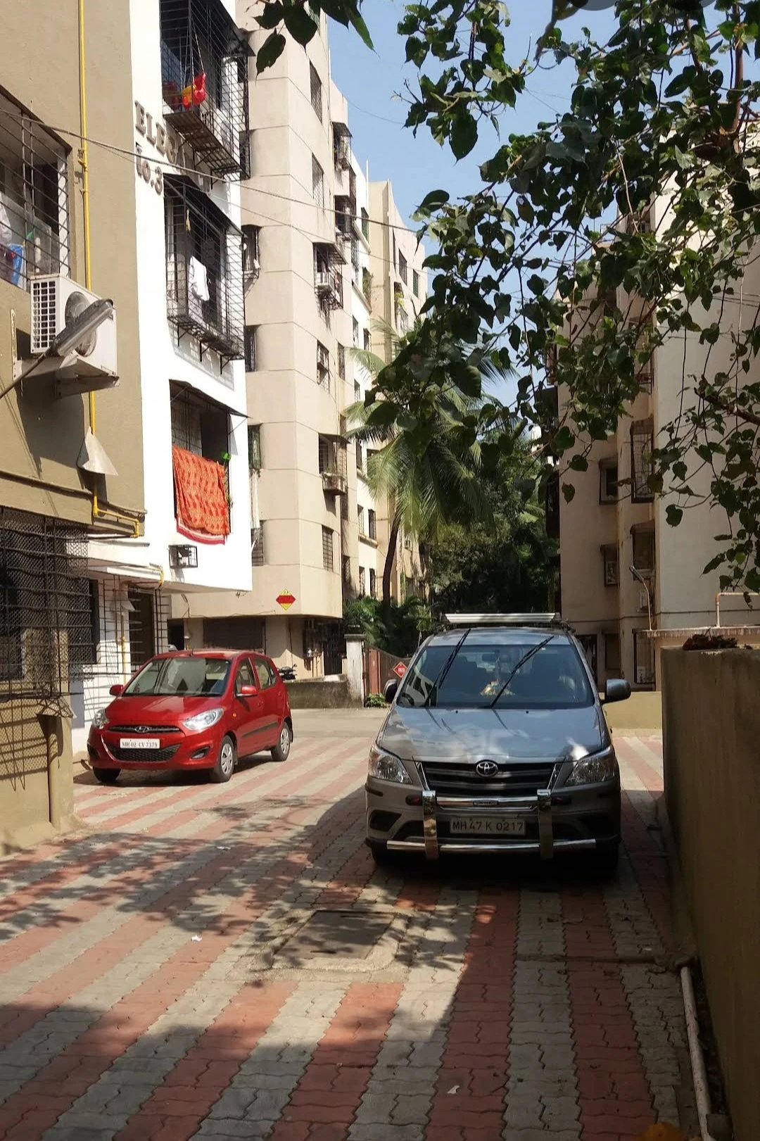2 BHK Flat for Rent in Om Elegance Complex, Malad West