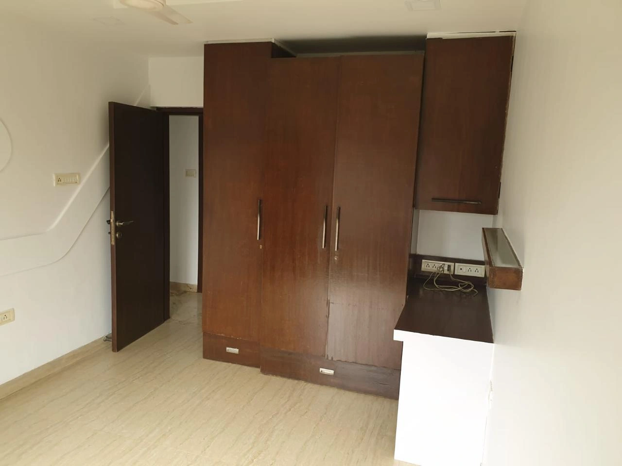 2 BHK Flat for Rent in Garden Estate Complex, Goregaon West