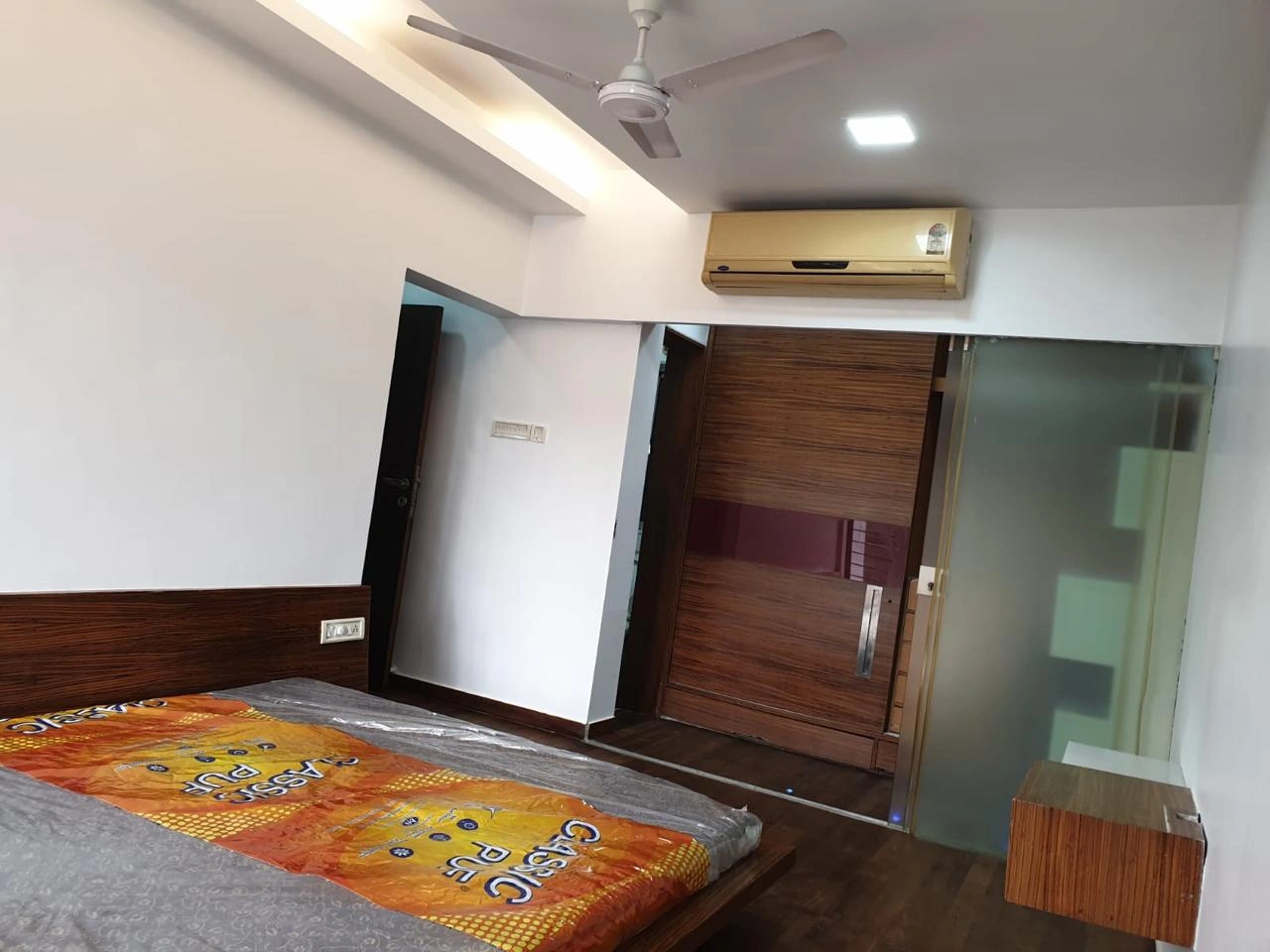 2 BHK Flat for Rent in Garden Estate Complex, Goregaon West