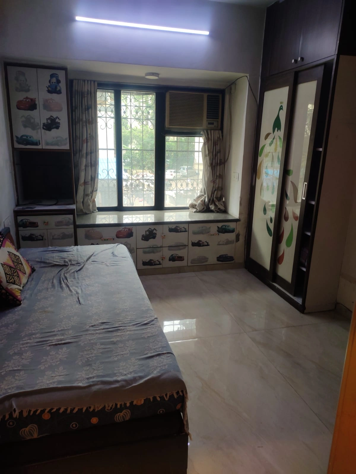 2 BHK Flat for Rent in Dheeraj Sagar Society, Malad West